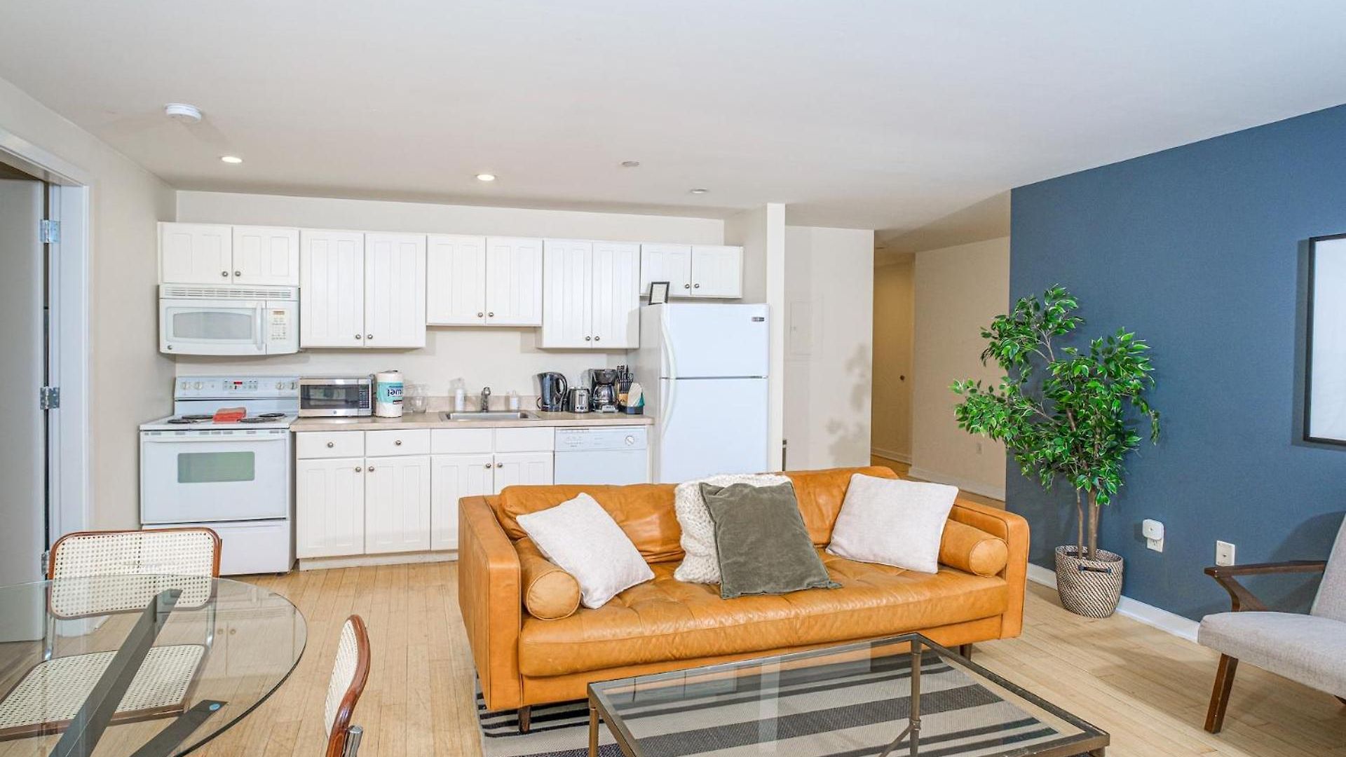 Furnished In Downtown Apartment *
