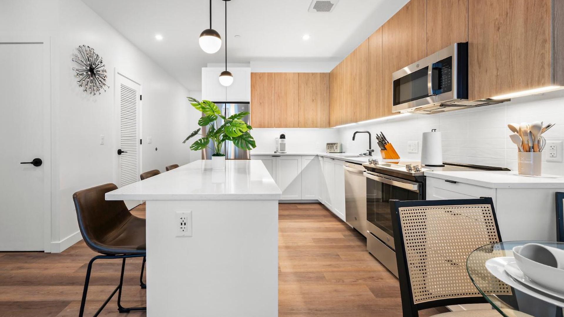Apartment Luxury Furnished Near Logan Airport *