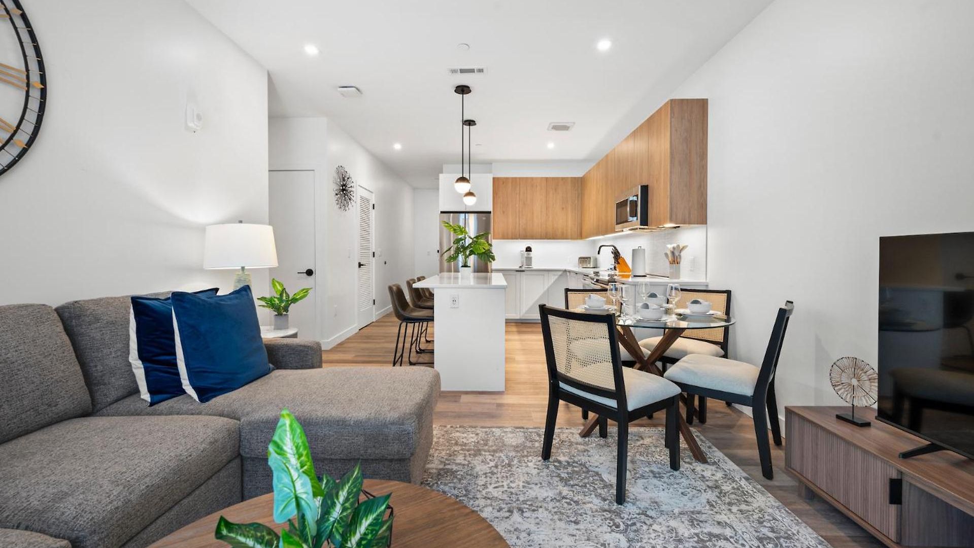 Luxury Furnished Near Logan Airport *