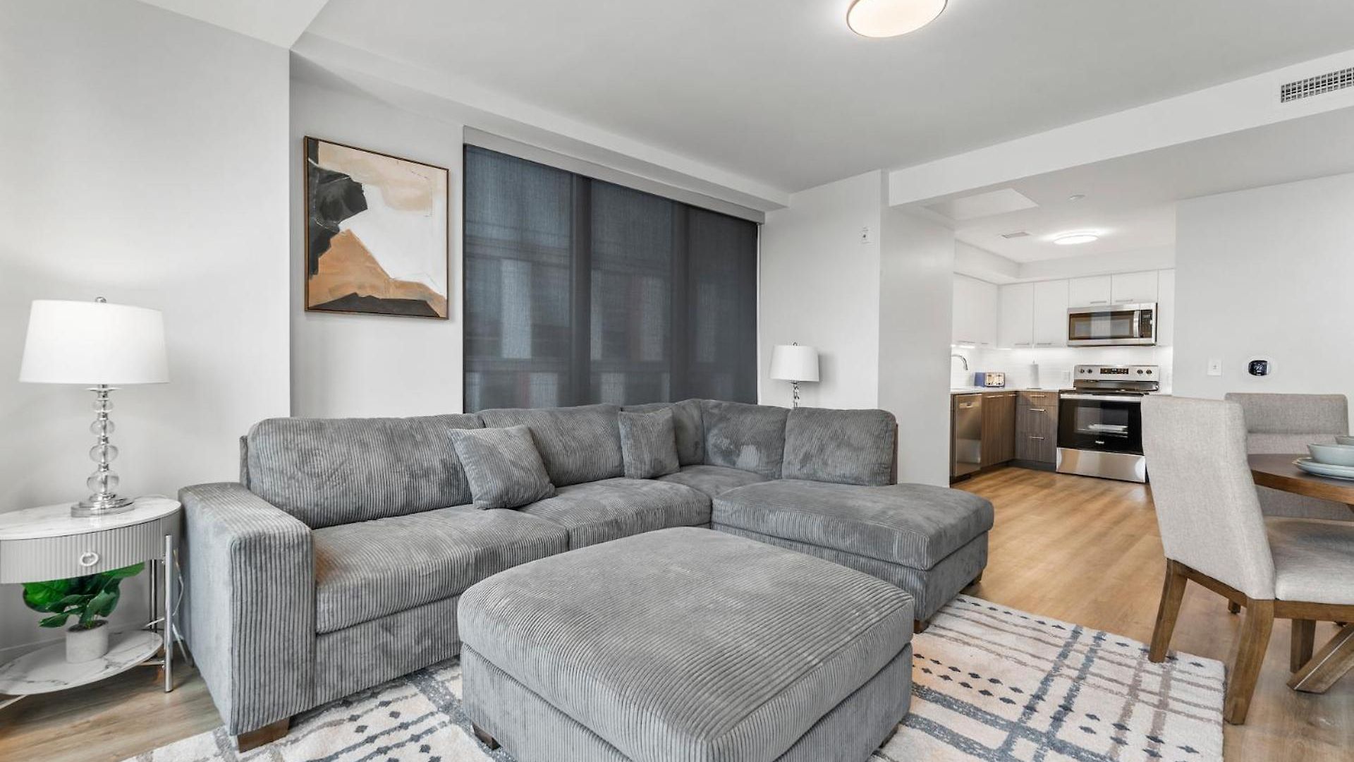 Furnished Luxury Next To Harvard Stadium *