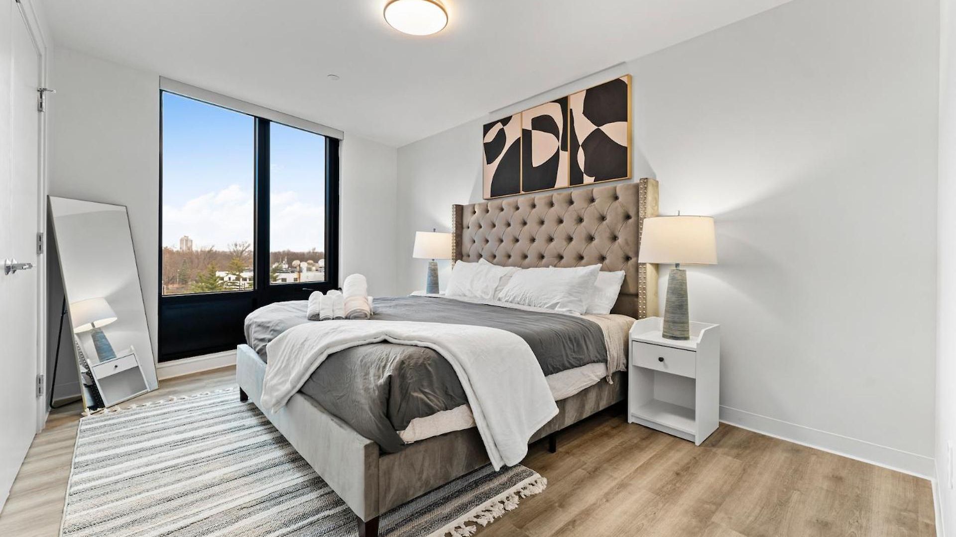 Furnished Luxury Next To Harvard Stadium *