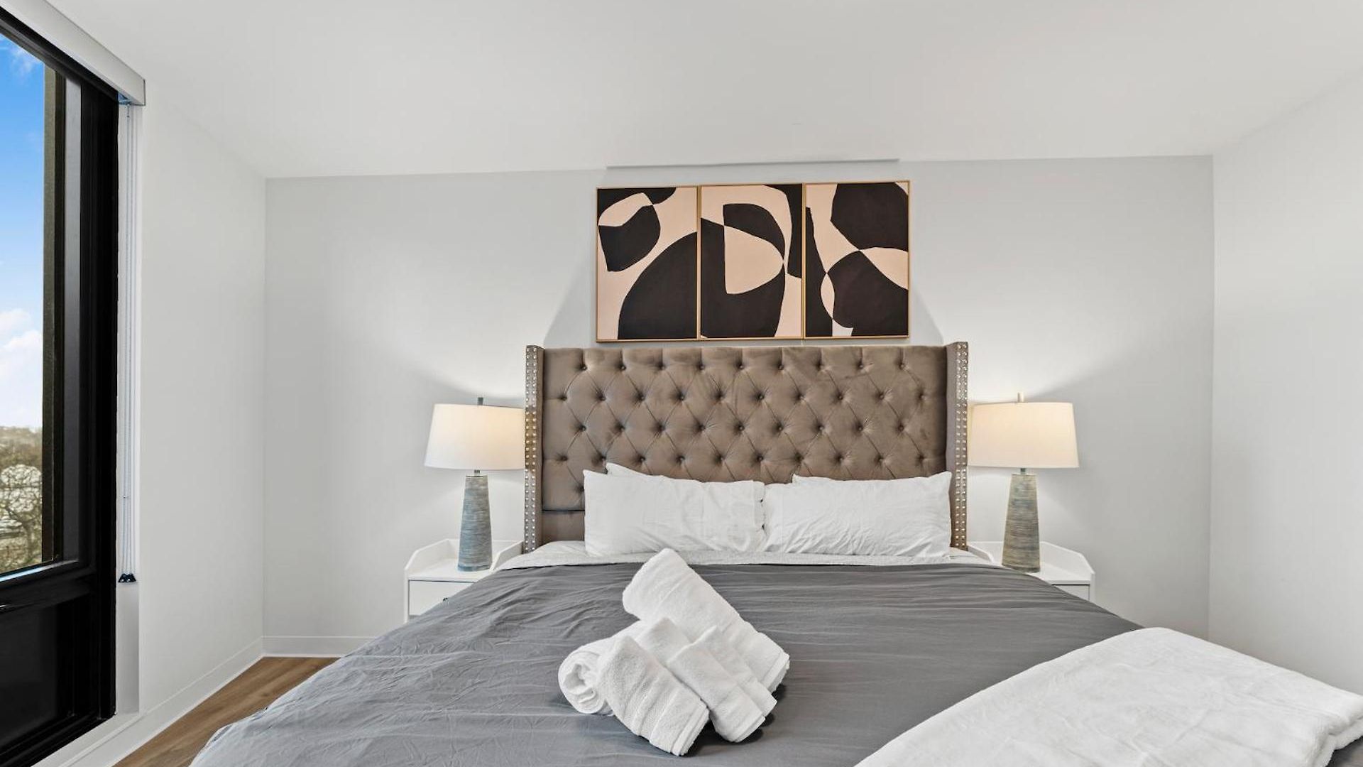 Apartment Furnished Luxury Next To Harvard Stadium *