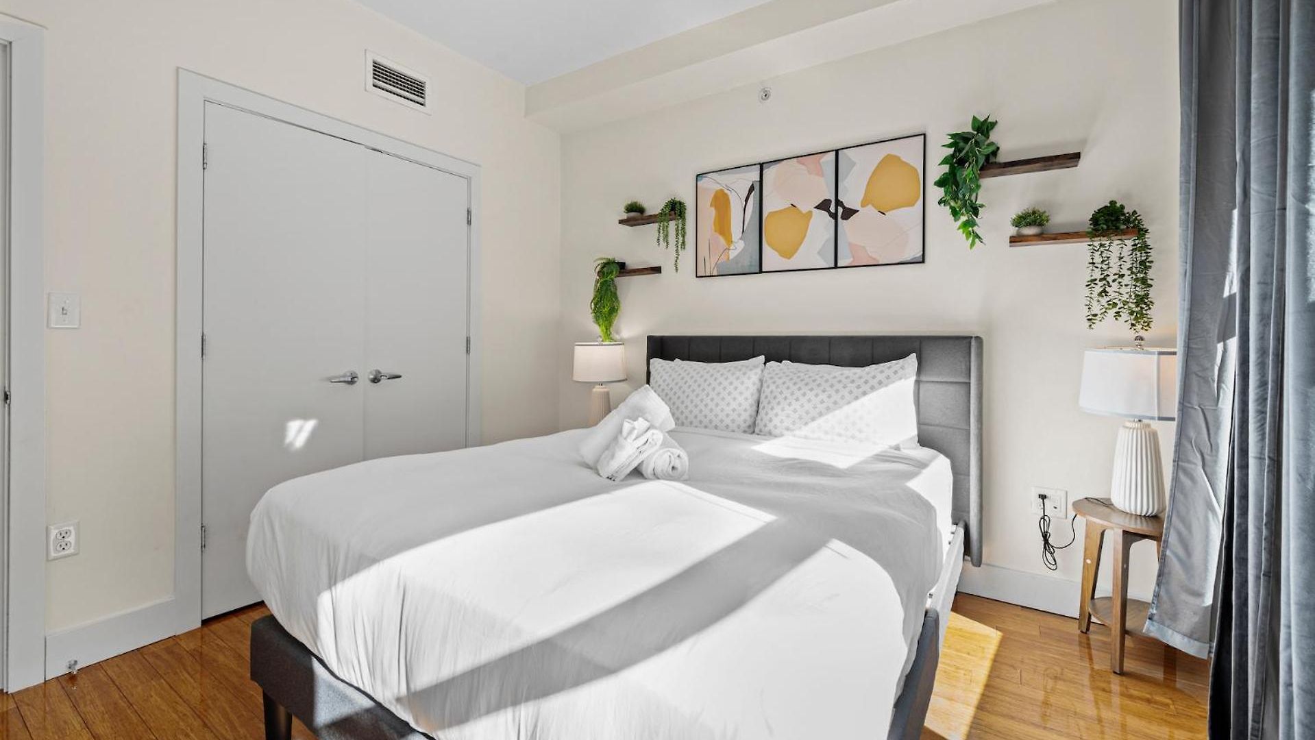 Furnished In Downtown *
