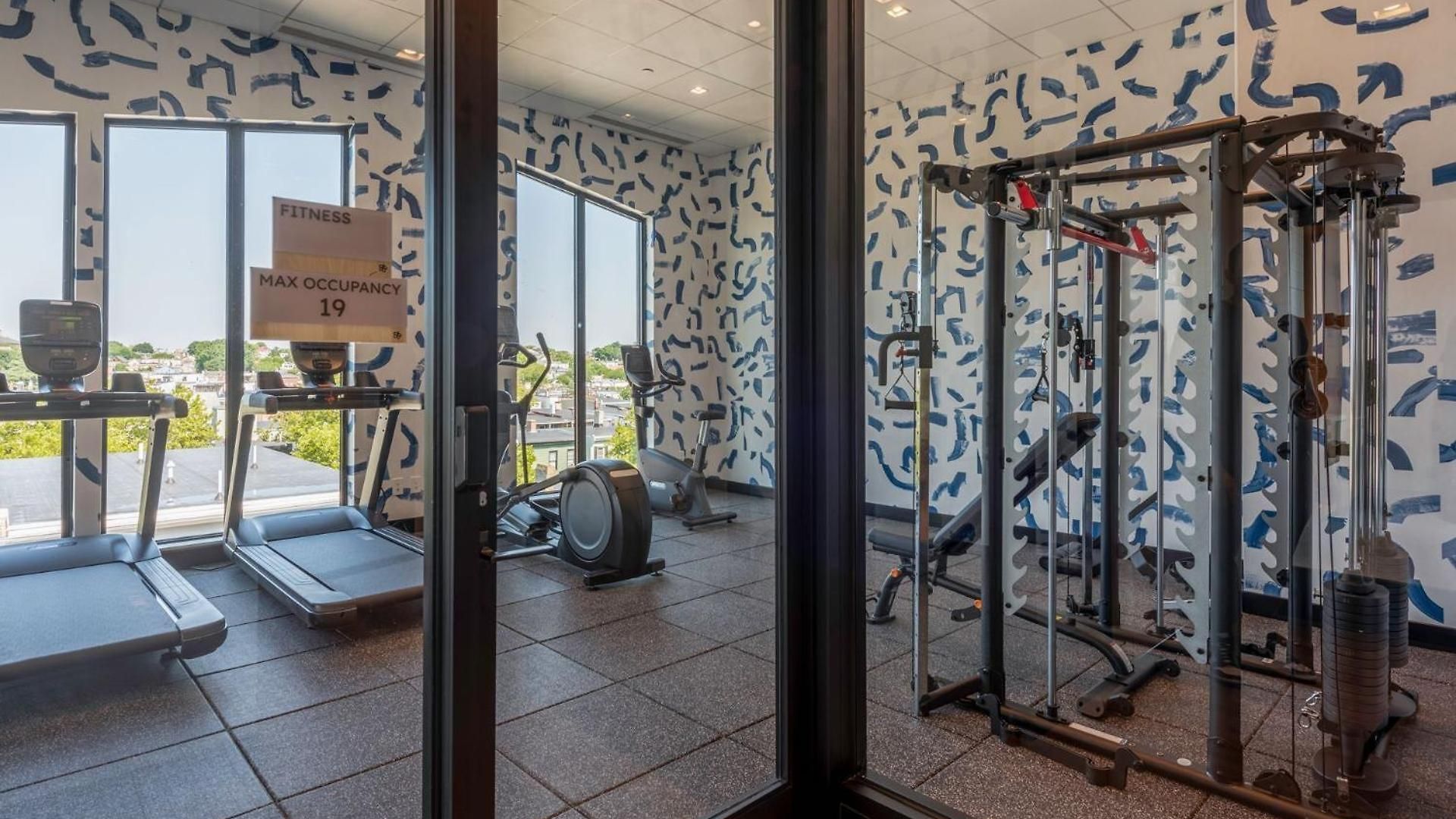 Luxury Furnished Near Logan Airport Apartment