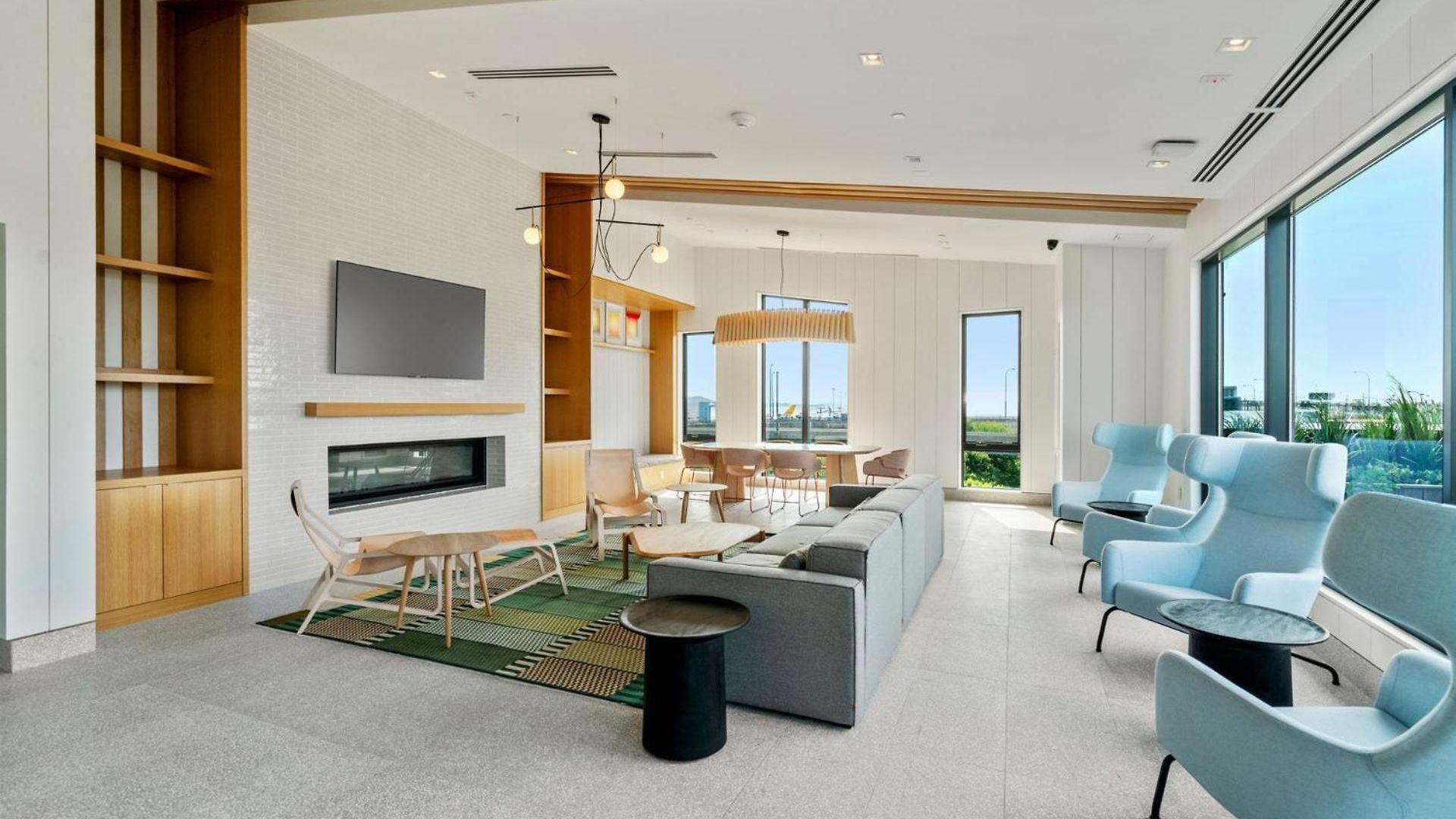 Luxury Furnished Near Logan Airport Apartment