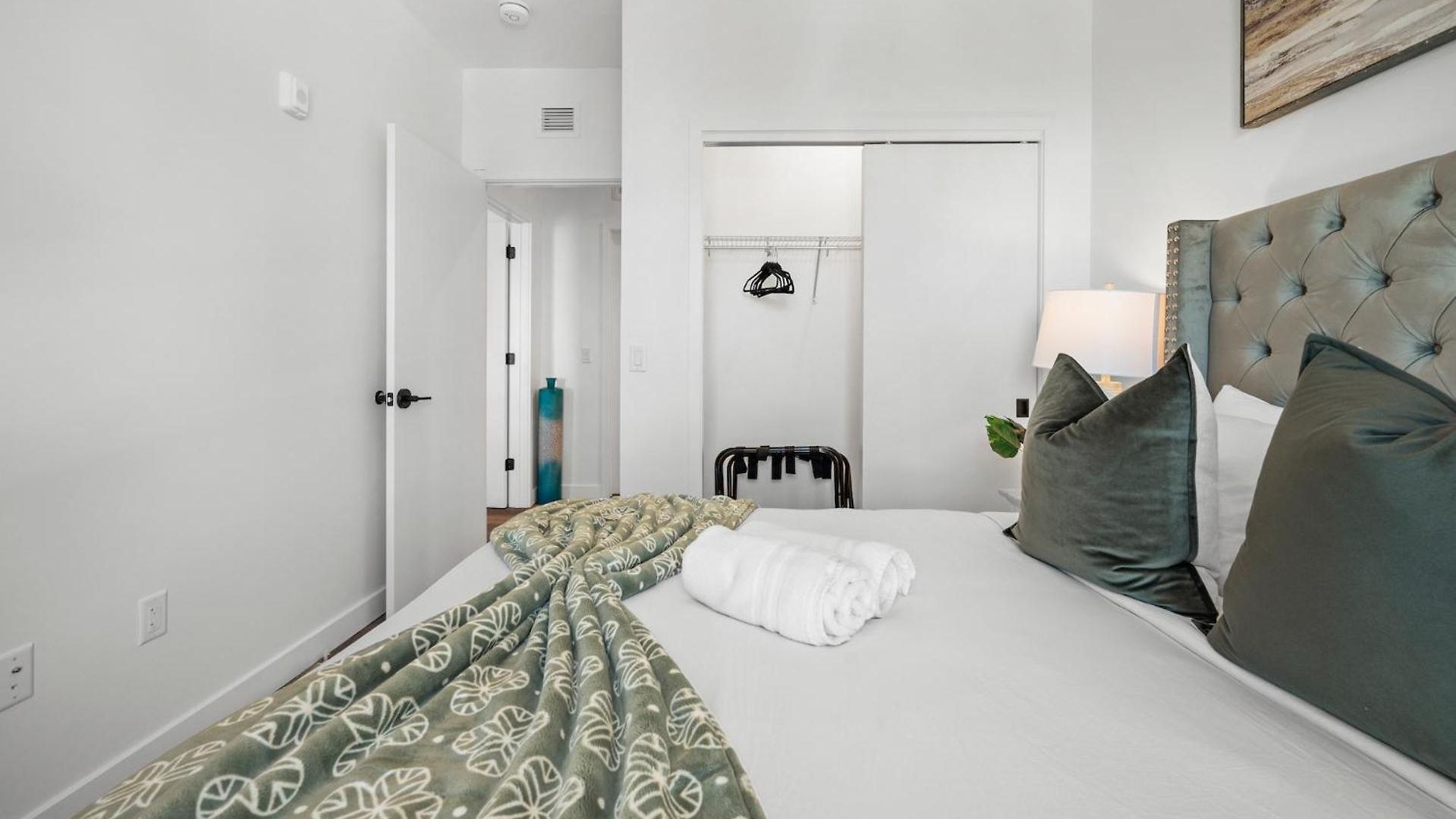 Luxury Furnished Near Logan Airport Apartment Boston