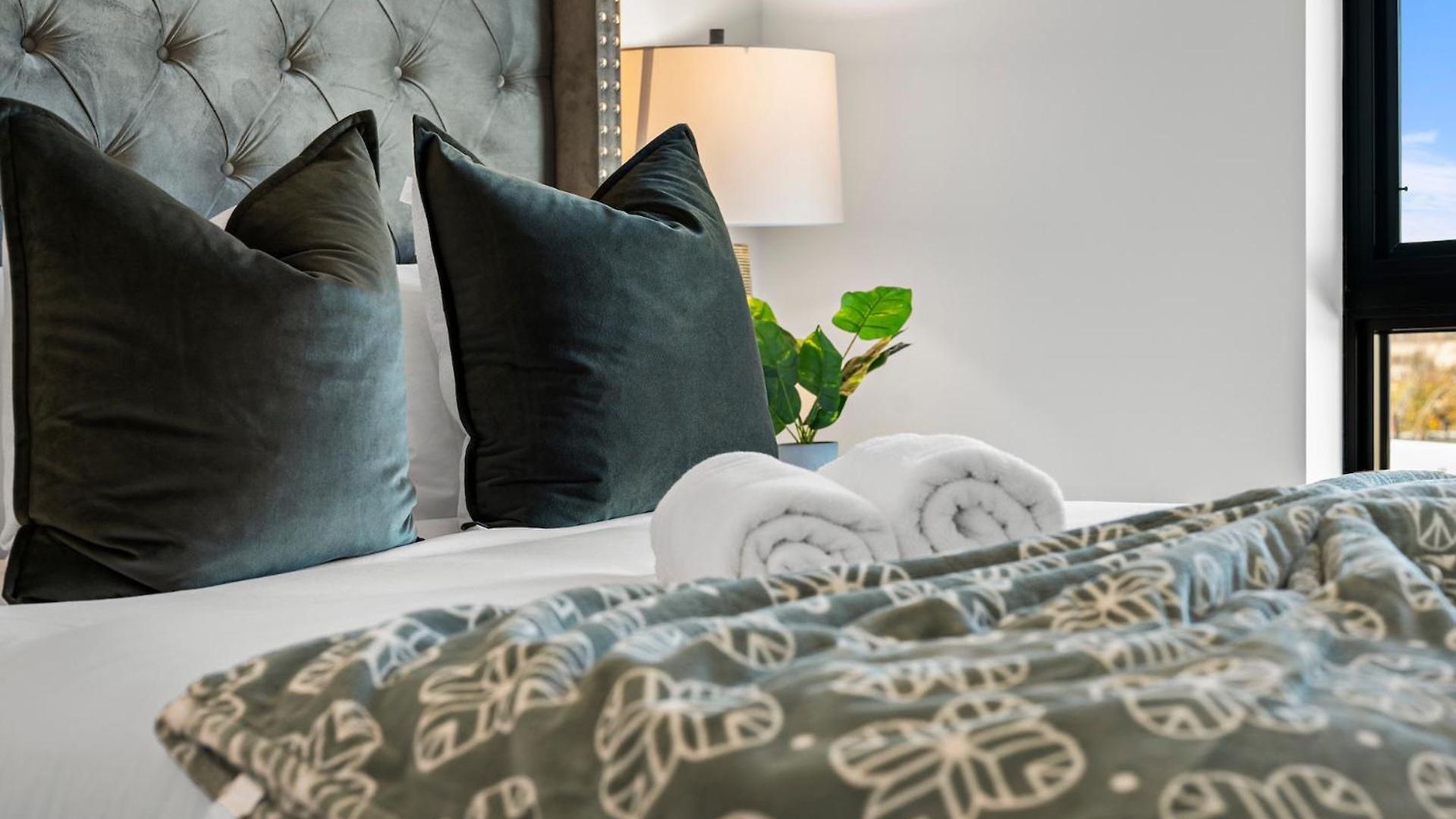 Apartment Luxury Furnished Near Logan Airport *