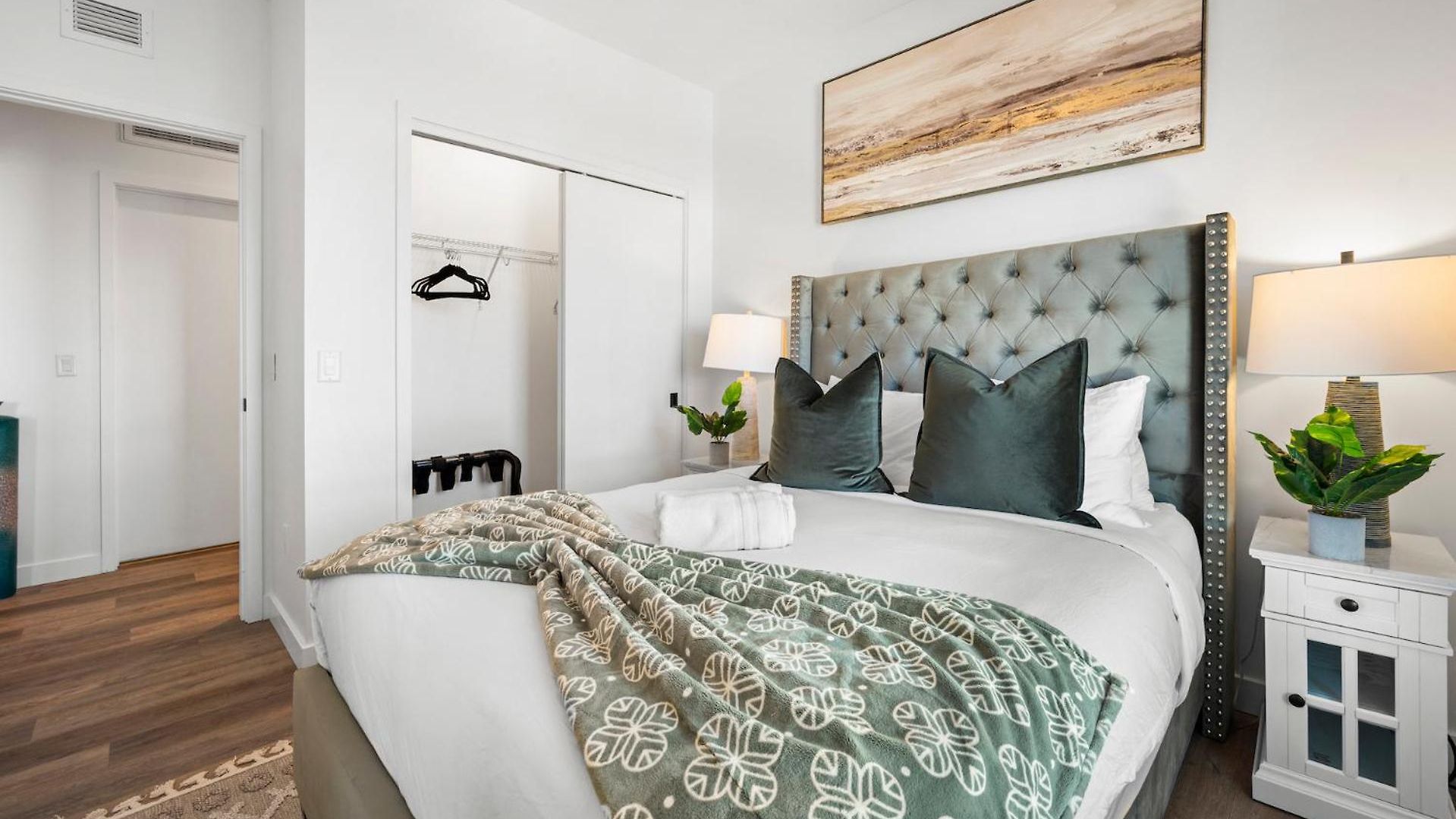 Luxury Furnished Near Logan Airport Apartment