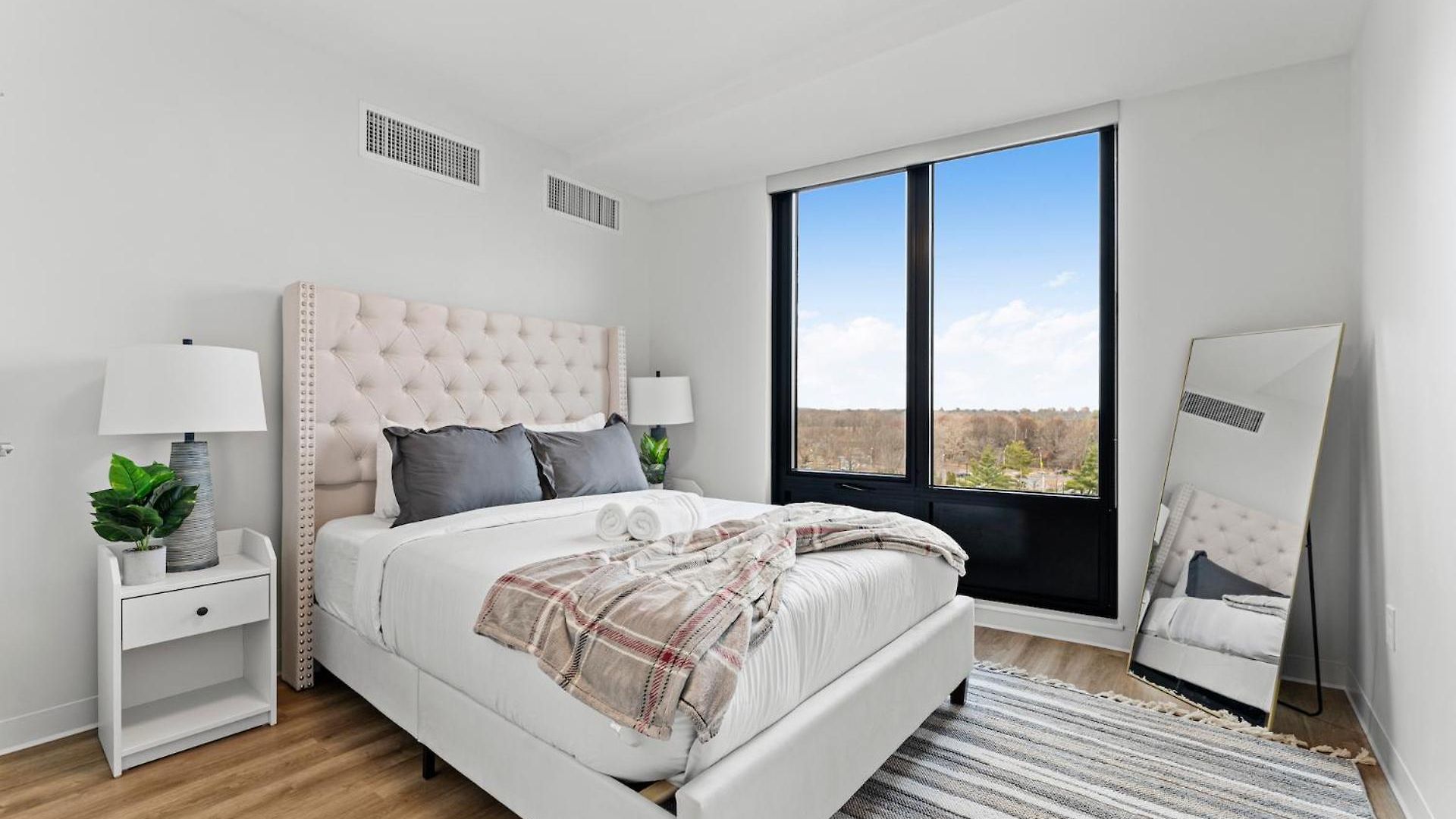 Apartment Furnished Luxury Next To Harvard Stadium *