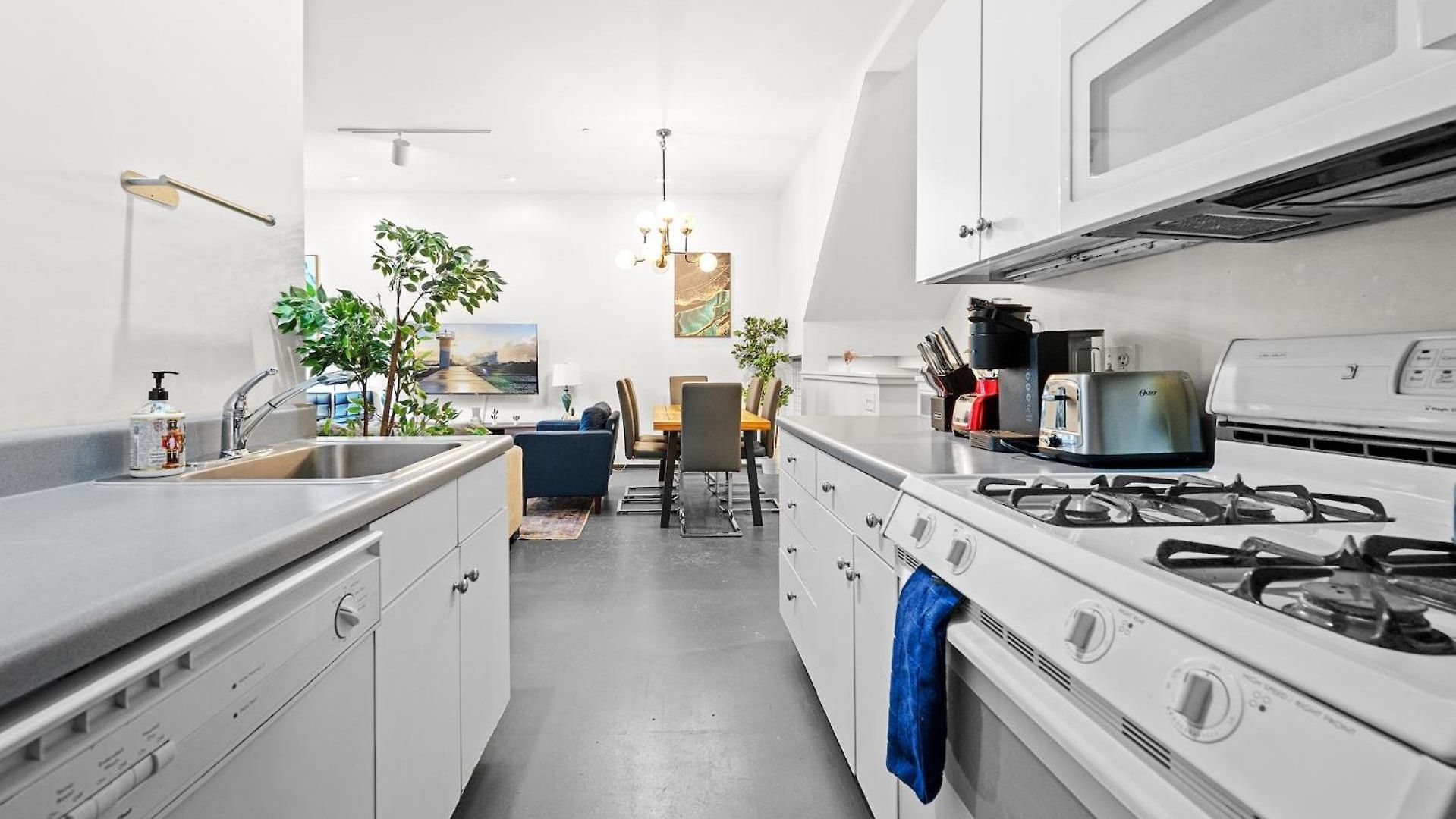Furnished Loft Style In Southend Boston