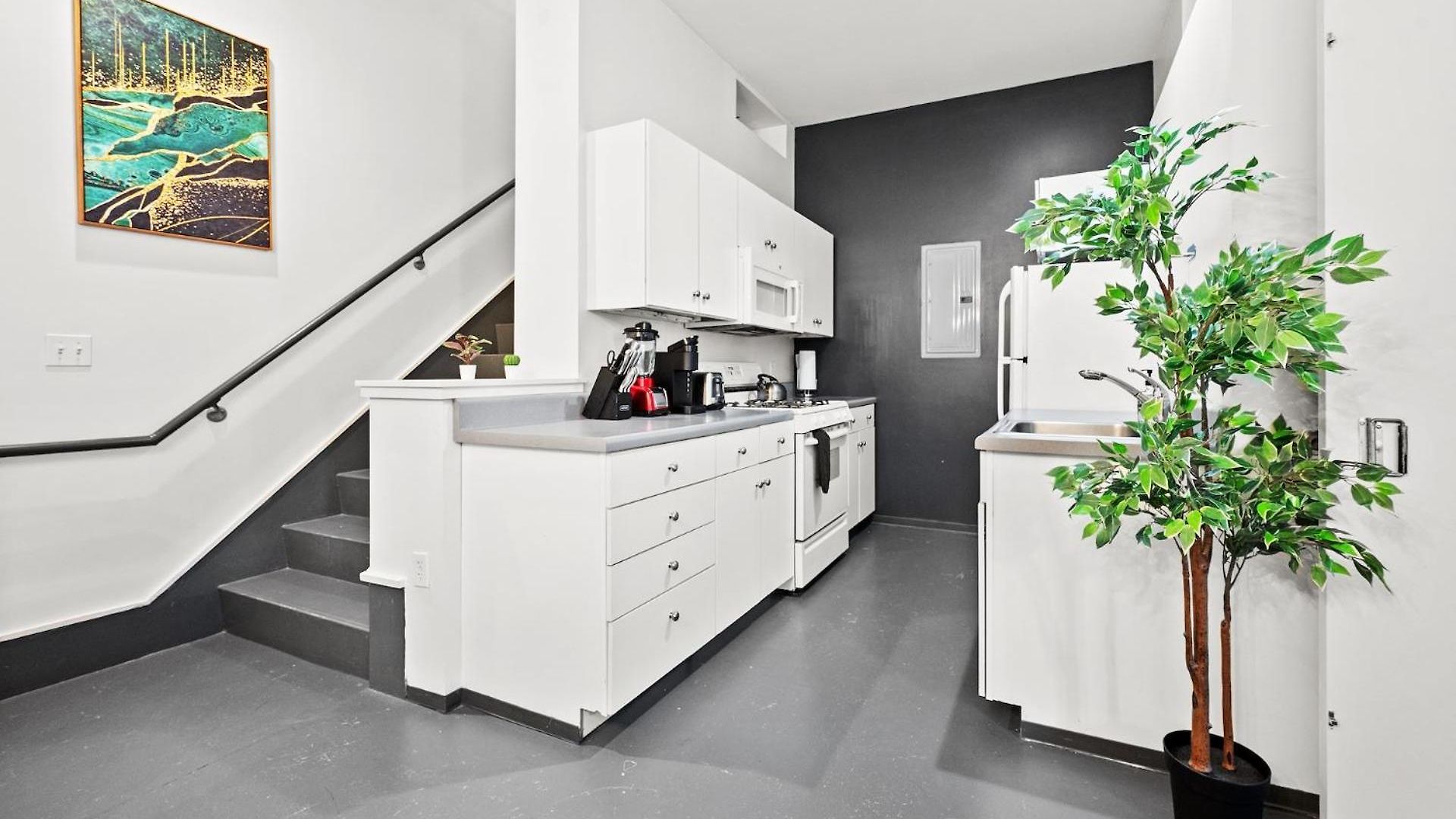 Apartment Furnished Loft Style In Southend Boston