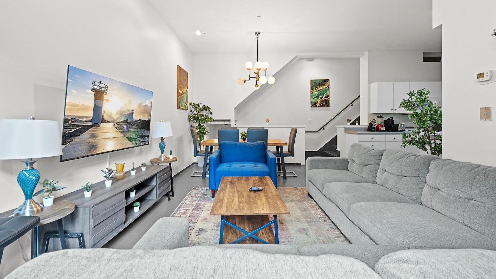 Furnished Loft Style In Southend Apartment