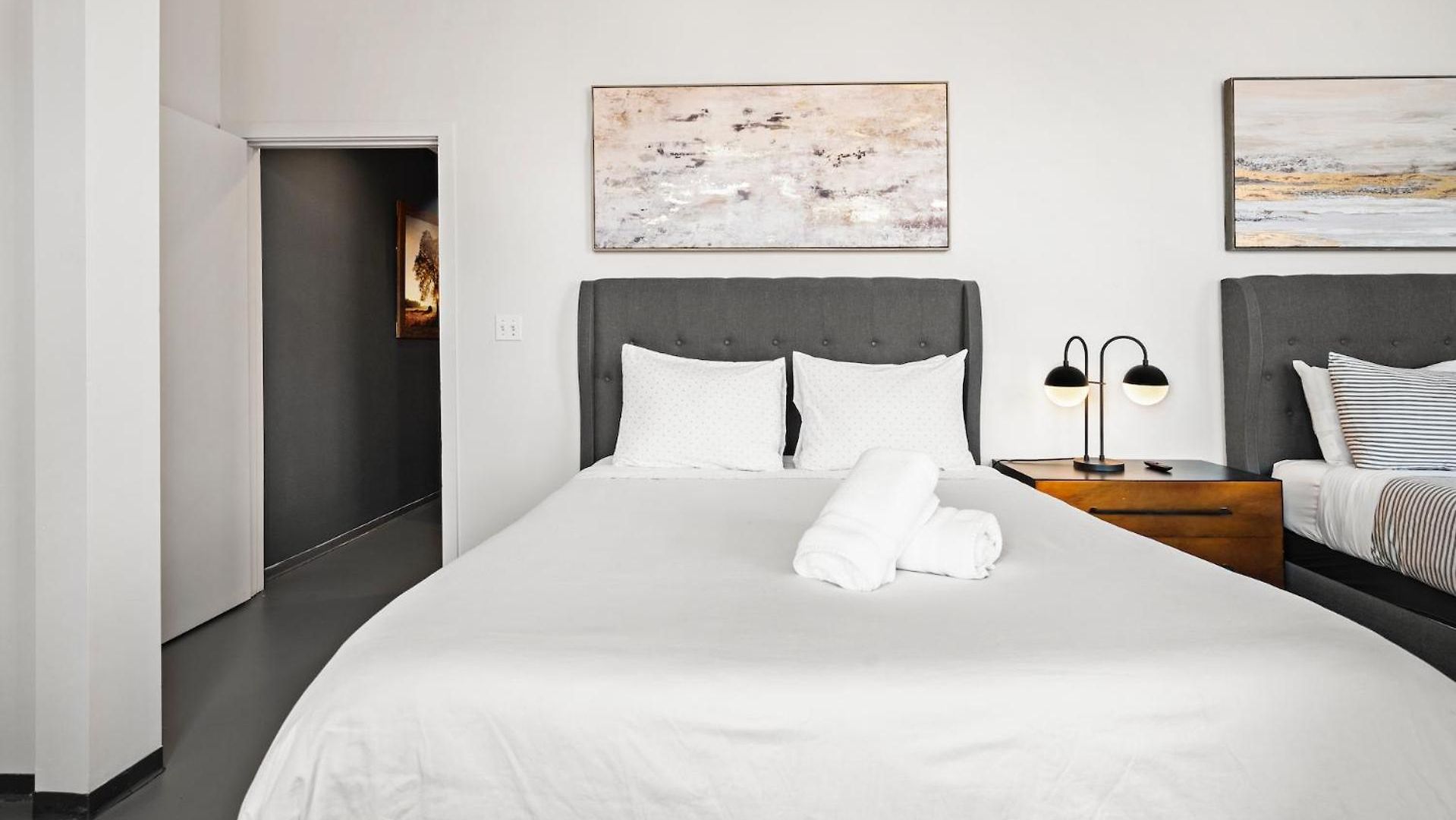 Furnished Loft Style In Southend Apartment