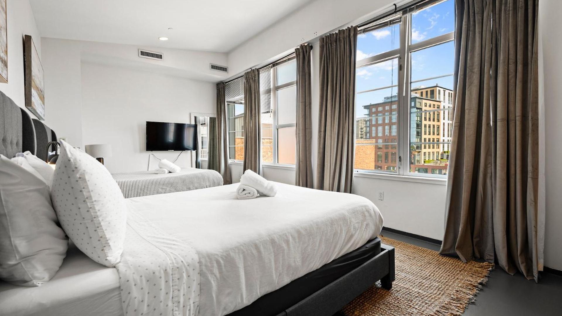 Furnished Loft Style In Southend
