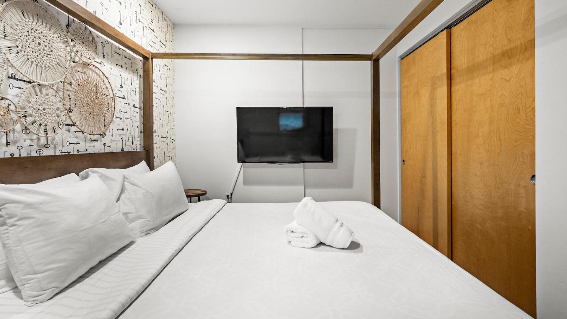 Furnished Loft Style In Southend * Boston