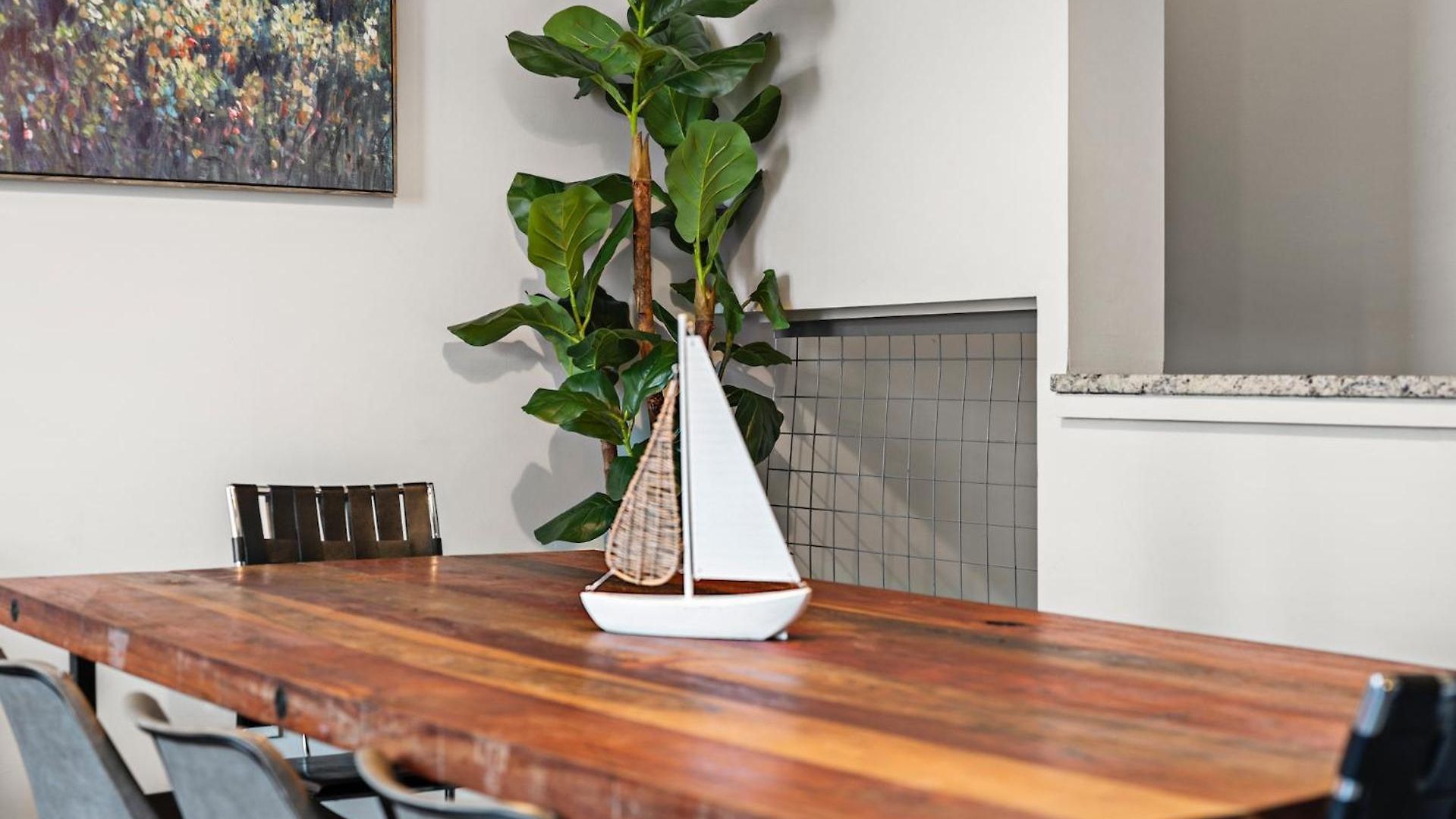 Furnished Loft Style In Southend Boston