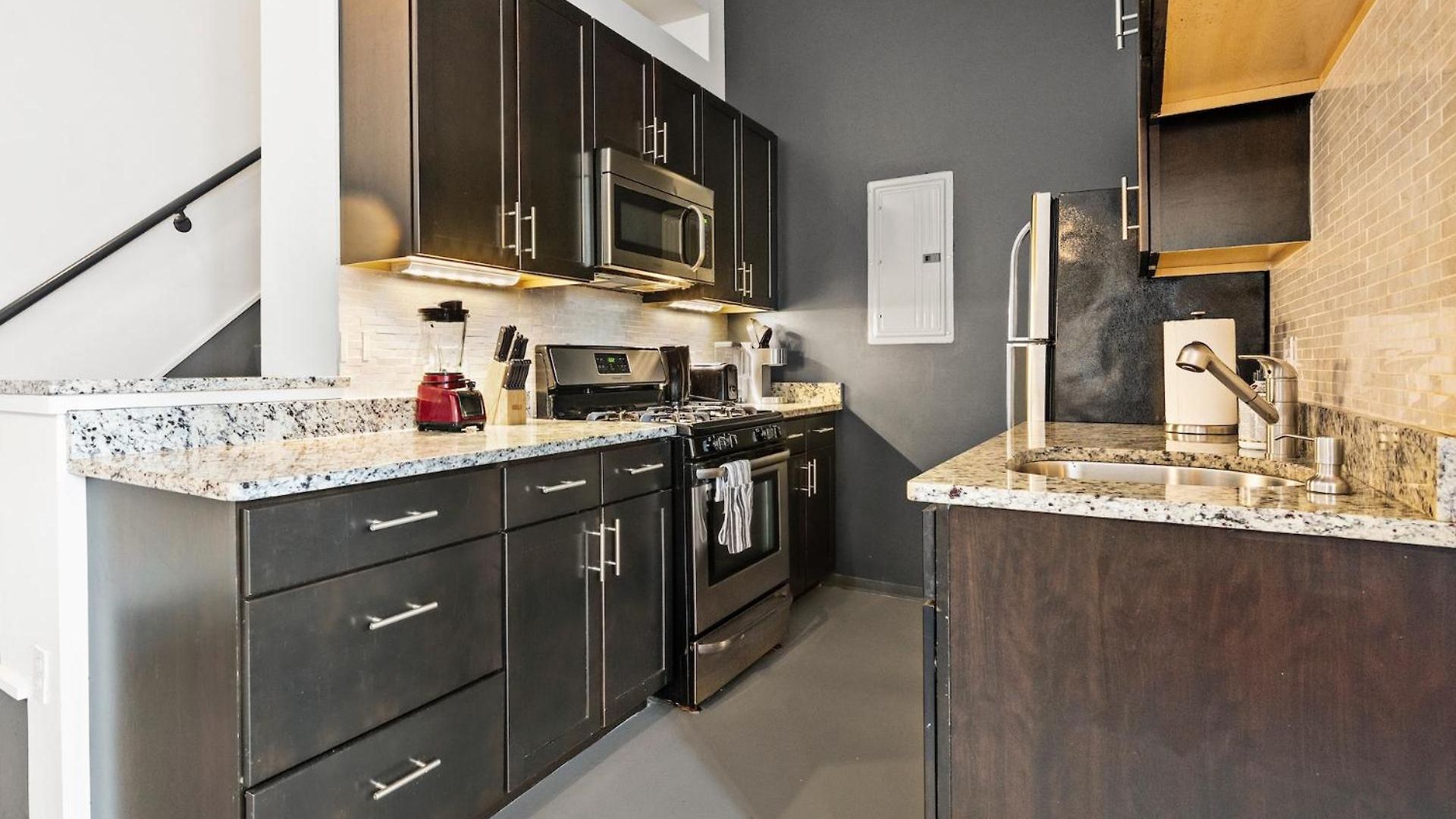 Furnished Loft Style In Southend * Boston