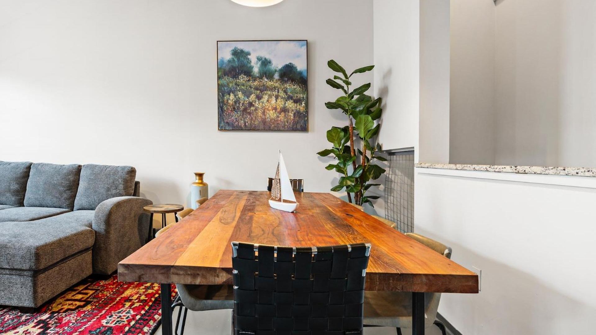 Furnished Loft Style In Southend Apartment