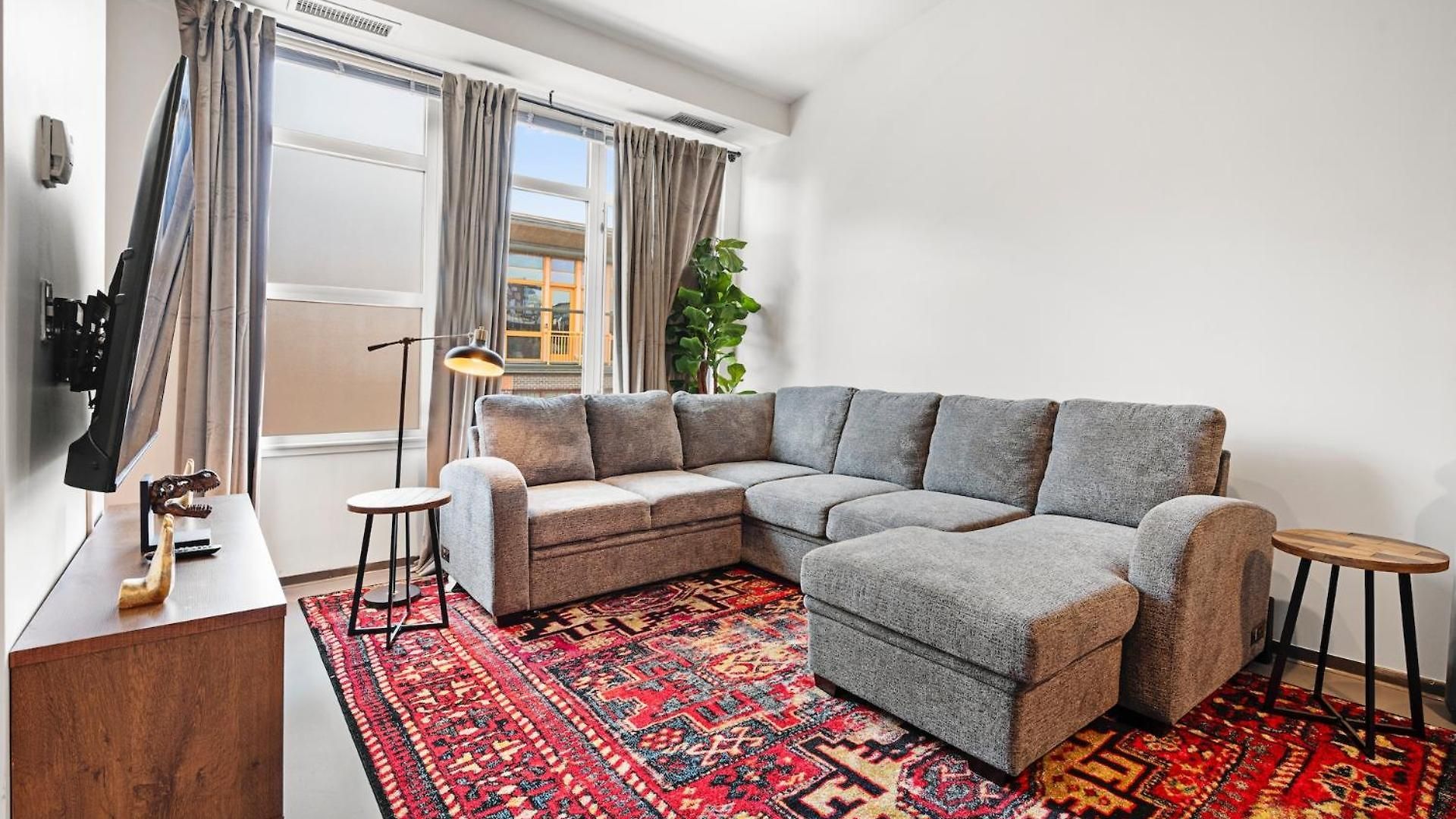 Furnished Loft Style In Southend Apartment