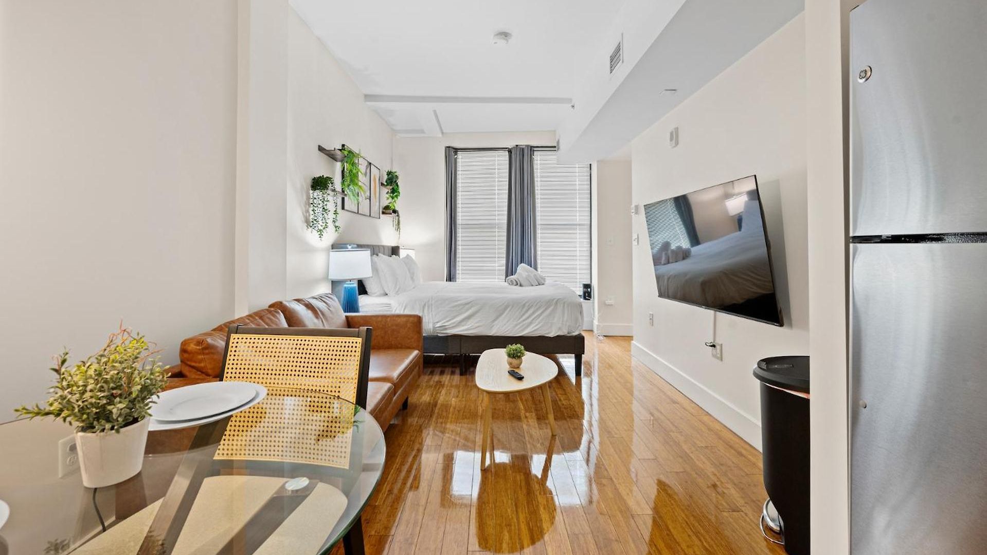 Furnished In Downtown *