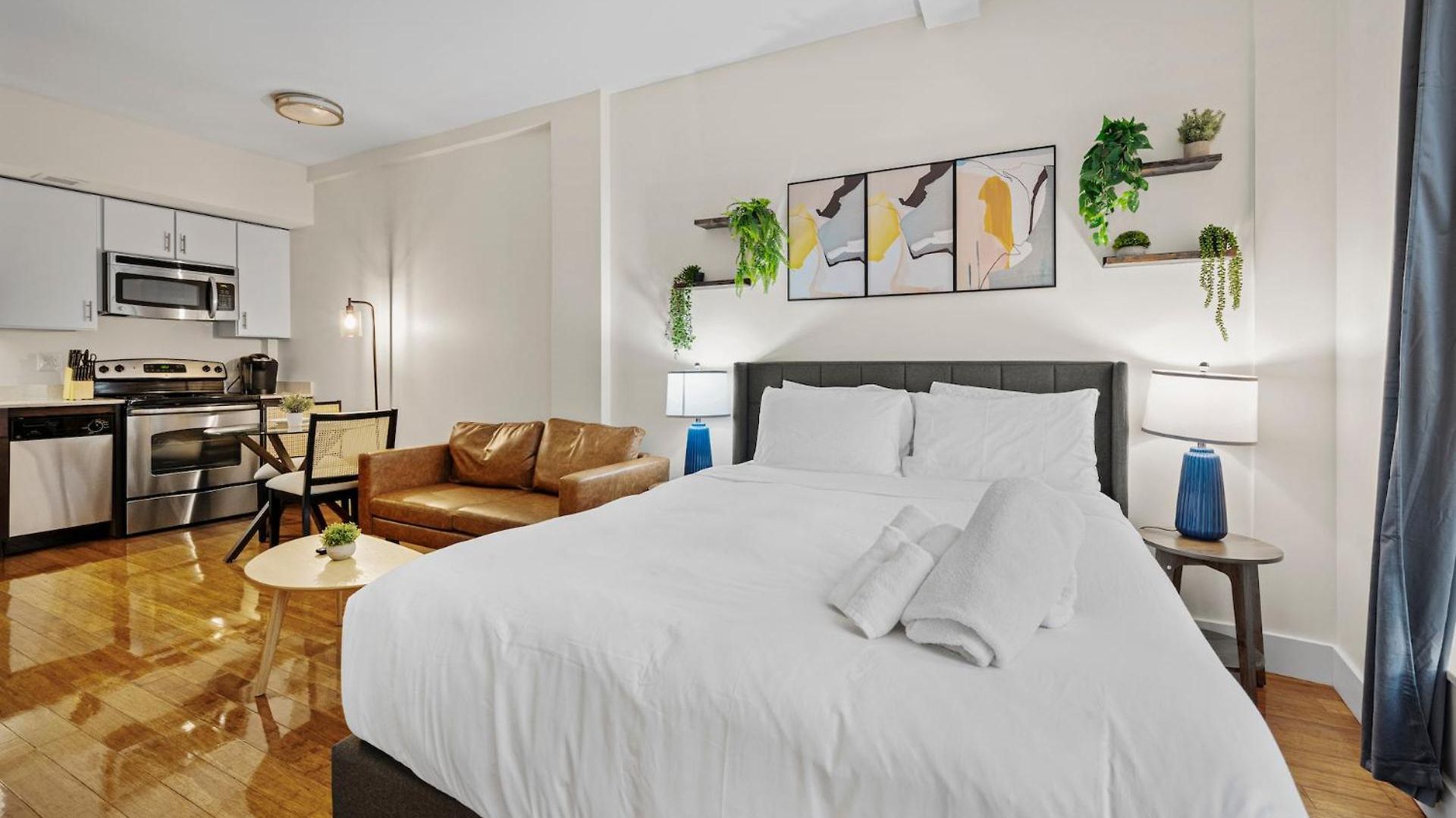 Furnished In Downtown Apartment *