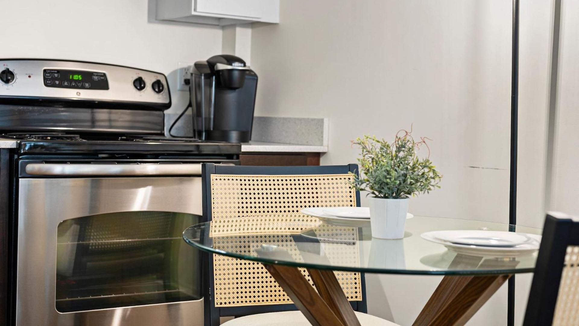 Apartment Furnished In Downtown *