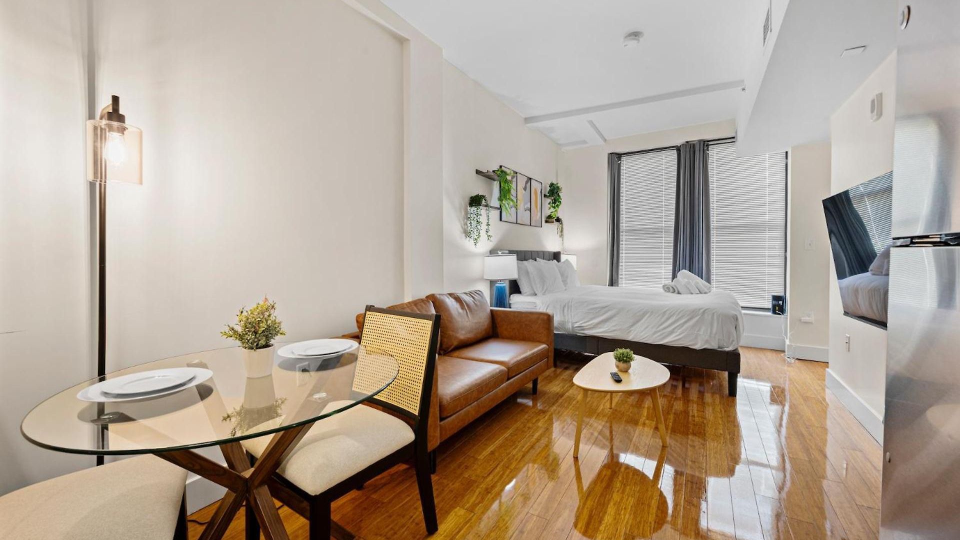 Furnished In Downtown *