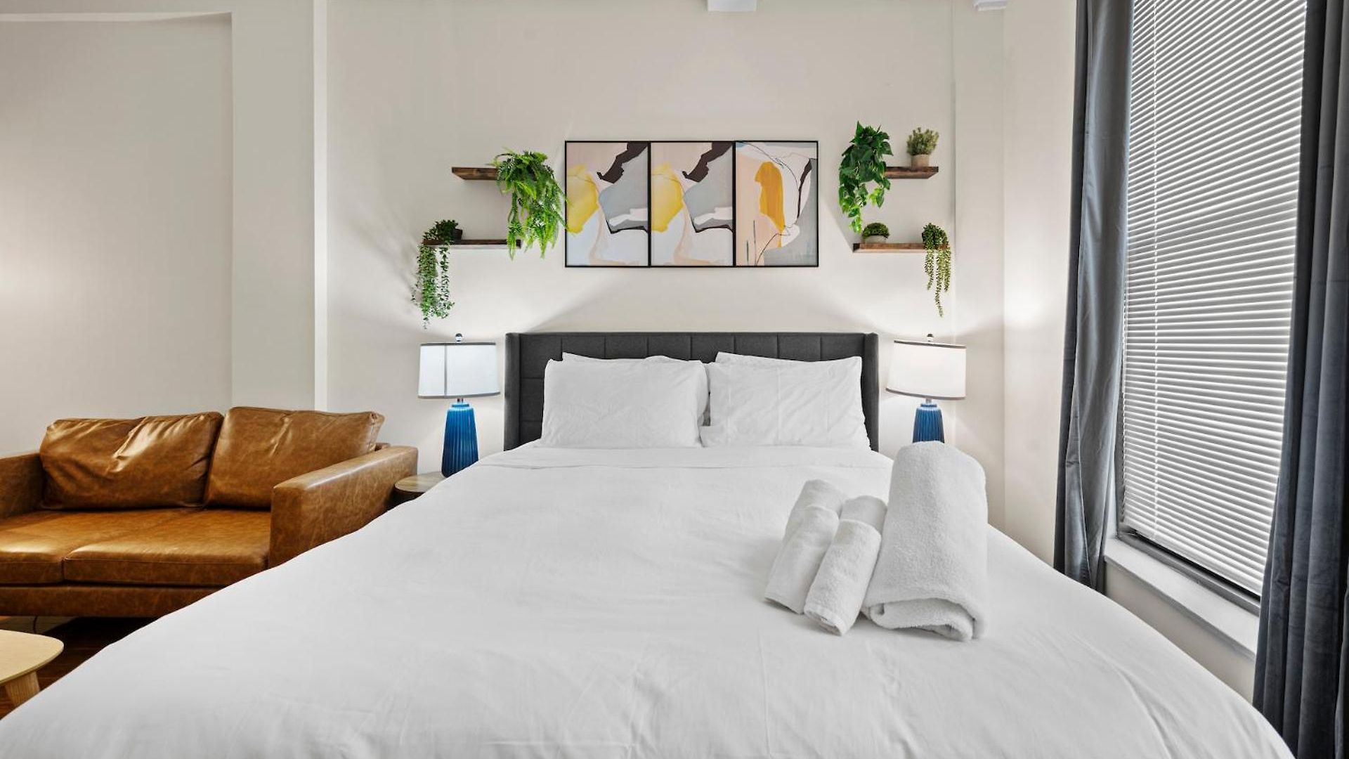 Furnished In Downtown *