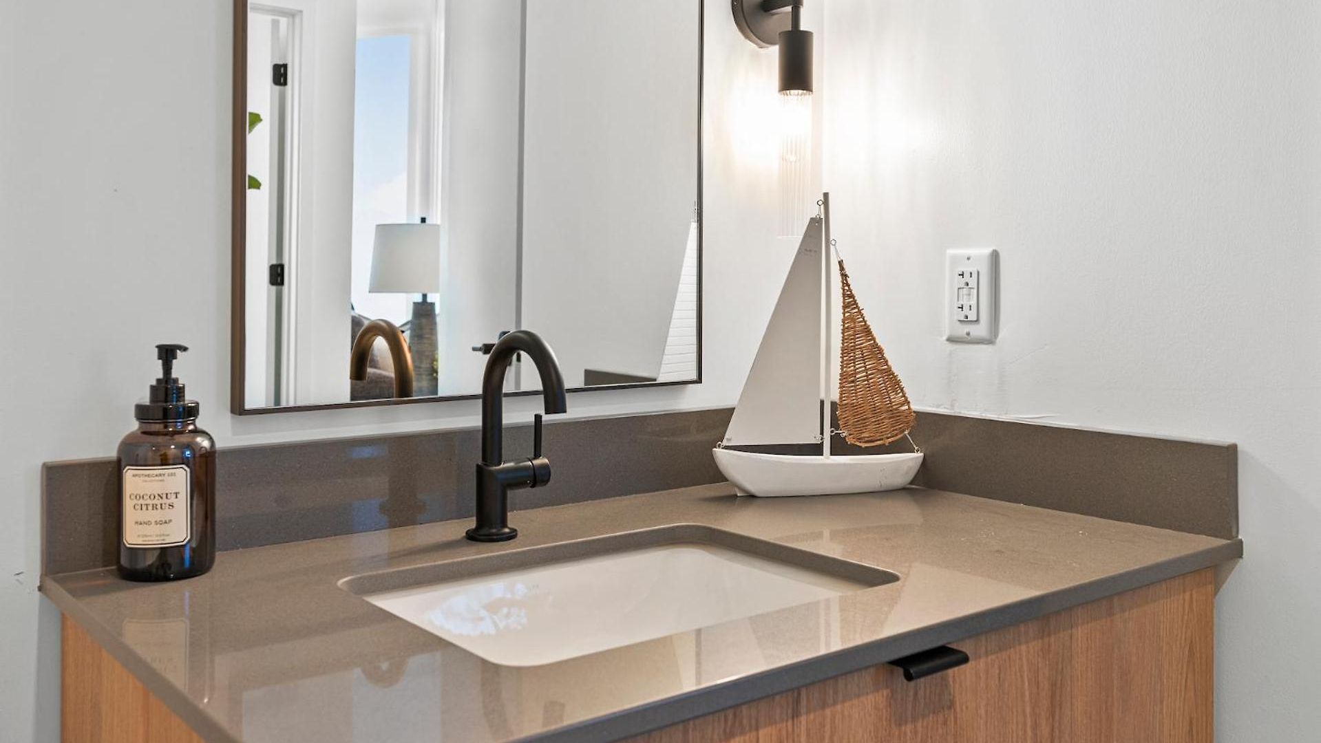 Apartment Luxury Furnished Near Logan Airport