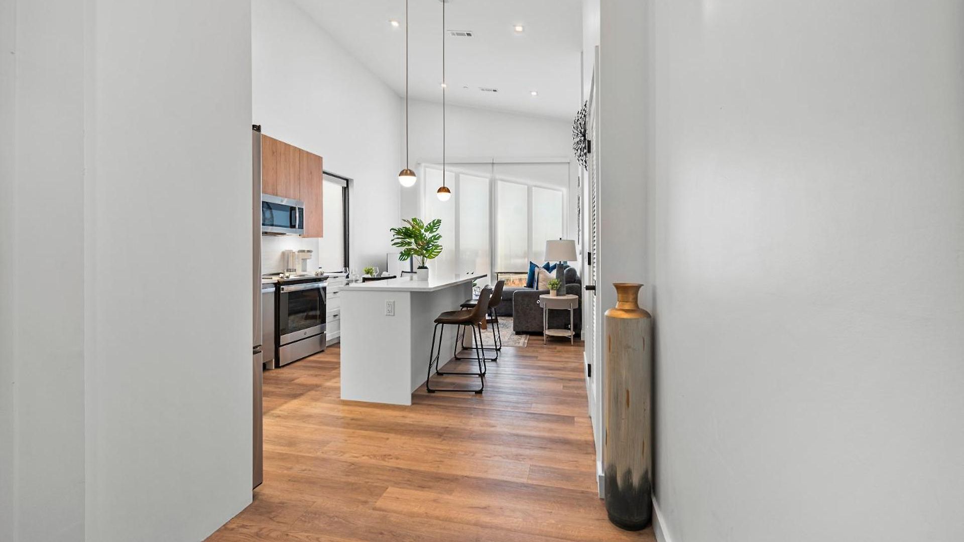 Apartment Luxury Furnished Near Logan Airport *