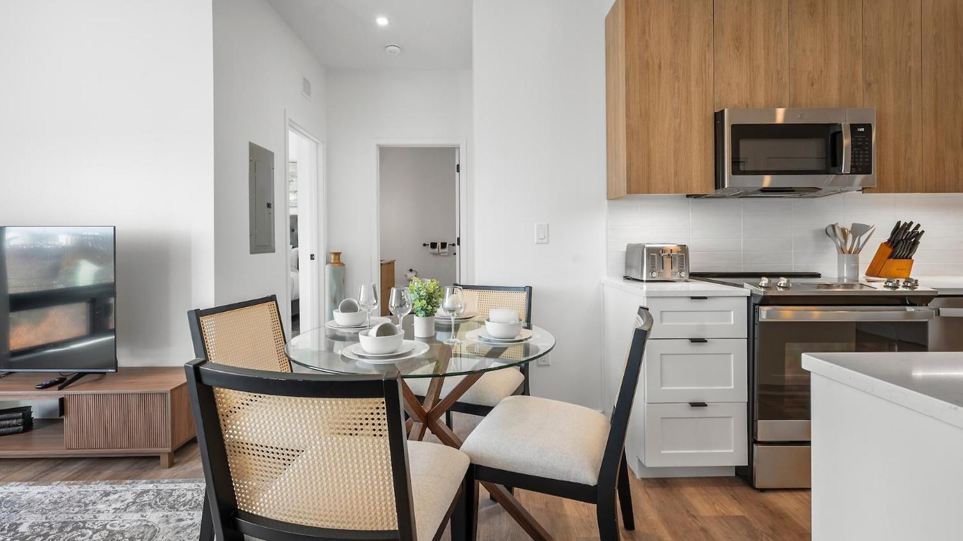 Luxury Furnished Near Logan Airport *