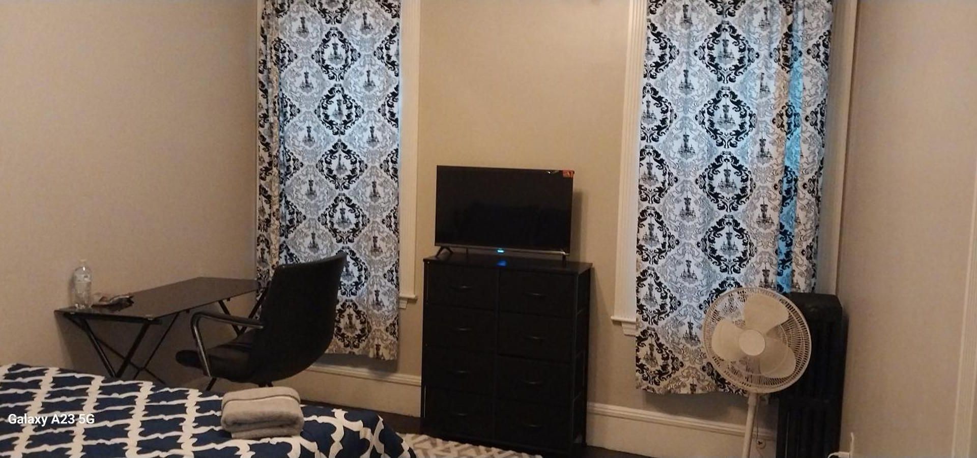 Homestay In Fields Corner Area - 30 Days M *