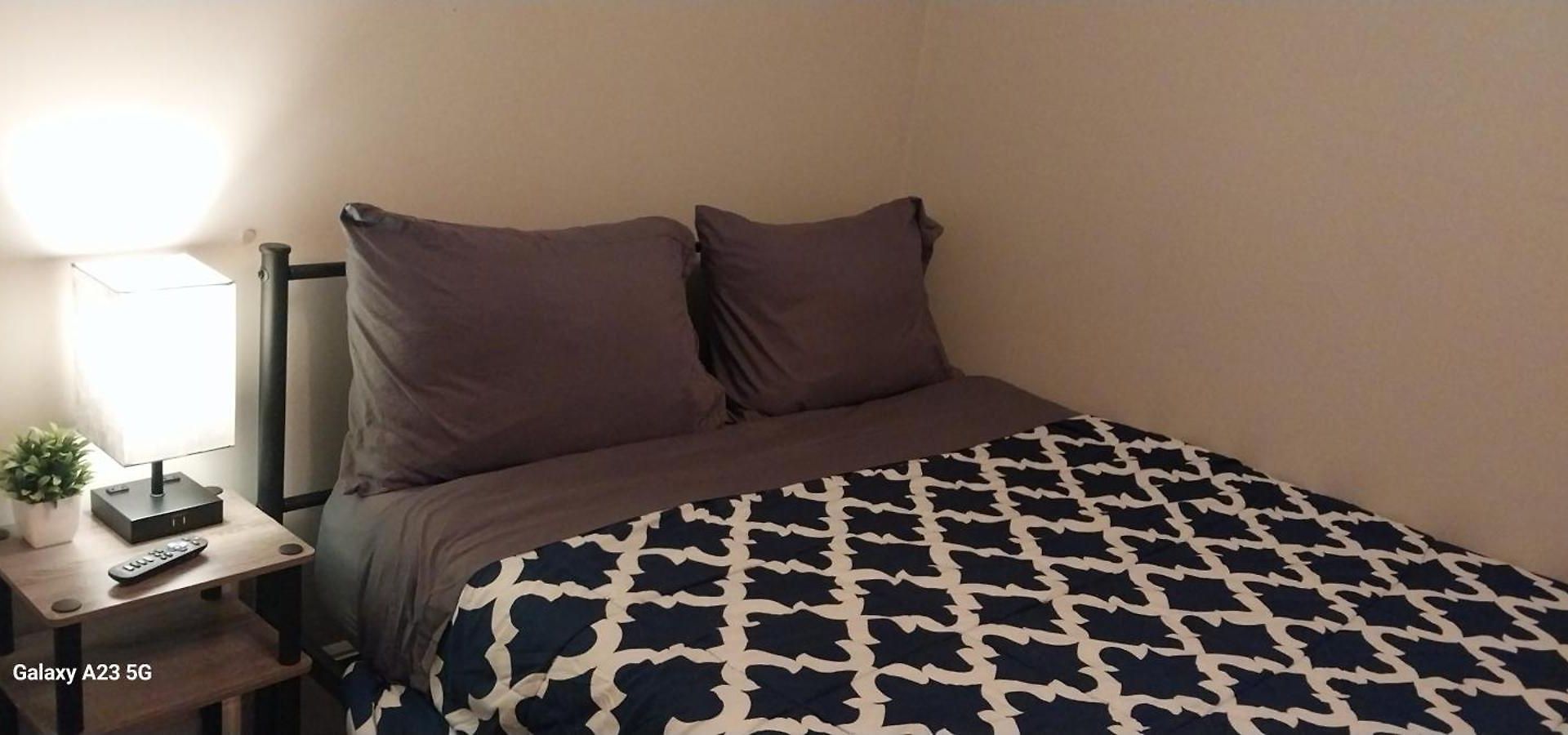 Homestay In Fields Corner Area - 30 Days M