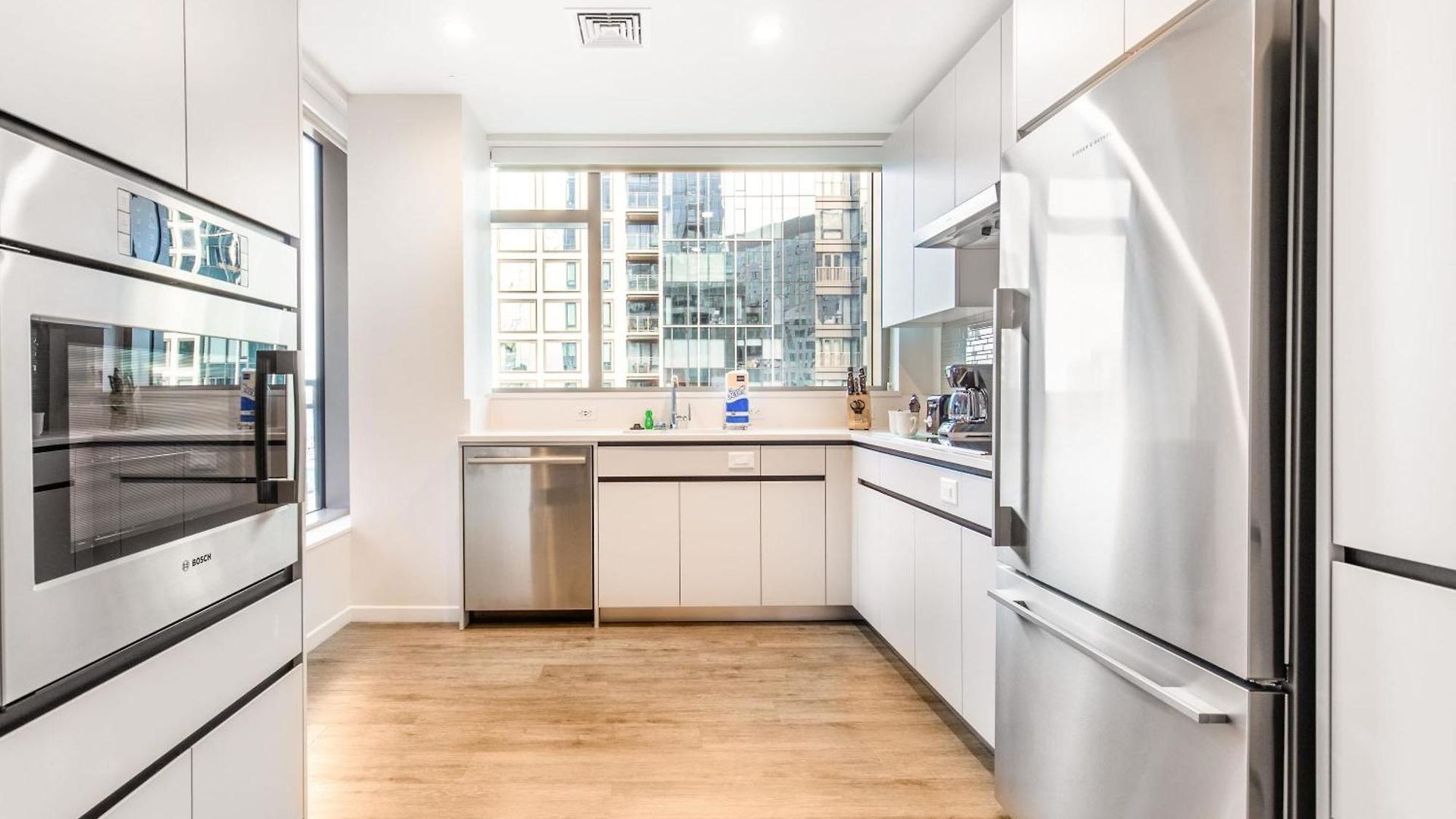 Luxury With Gym Apartment *