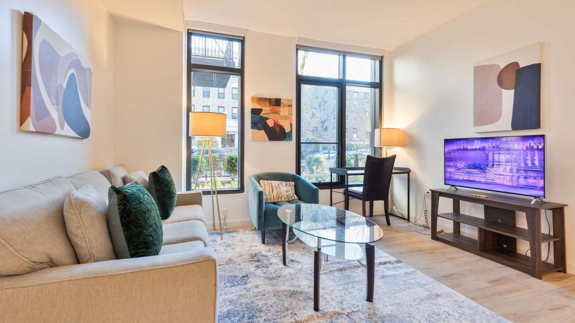 Gorgeous With Kitchen * Boston