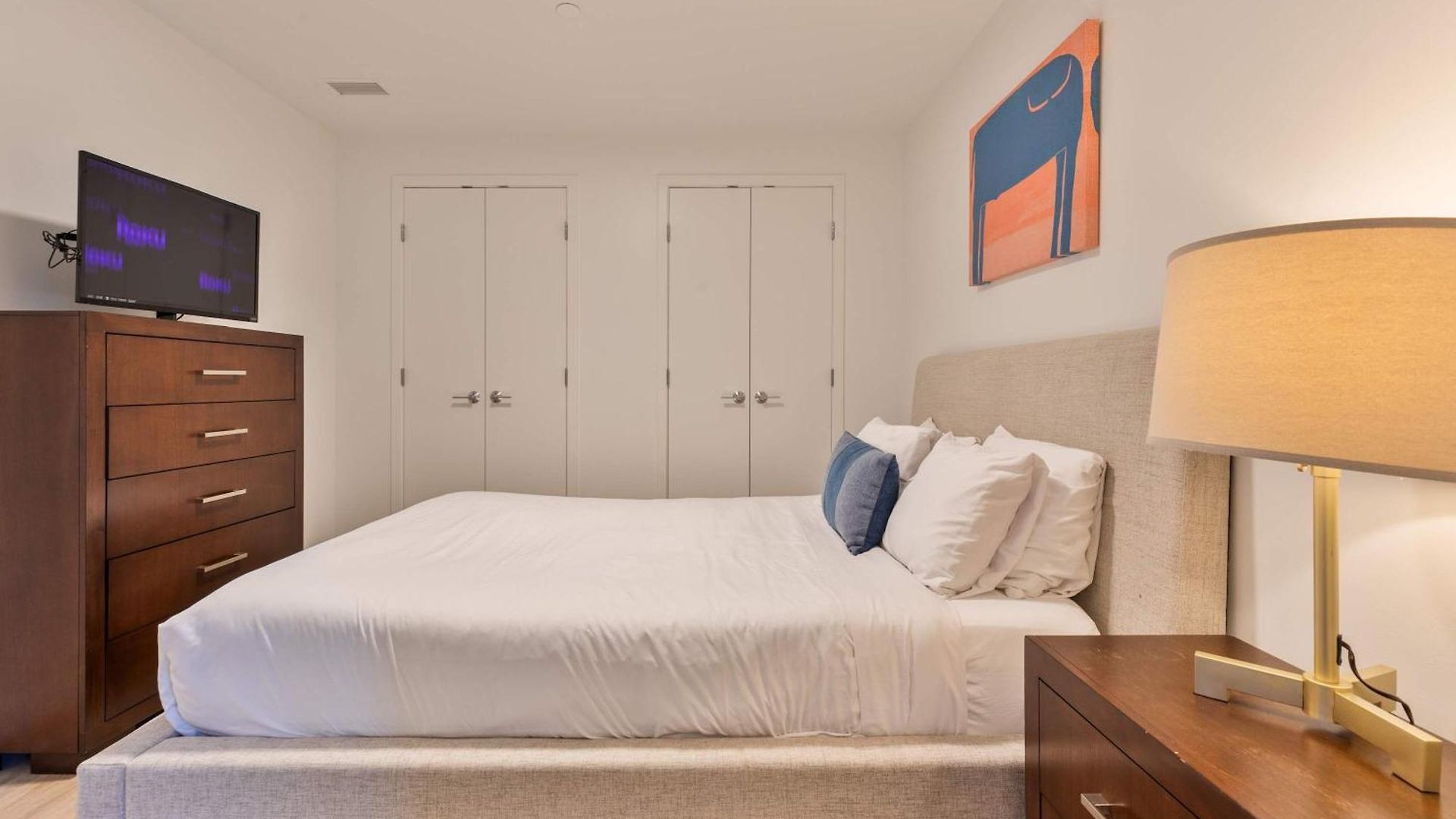 Gorgeous With Kitchen Apartment *