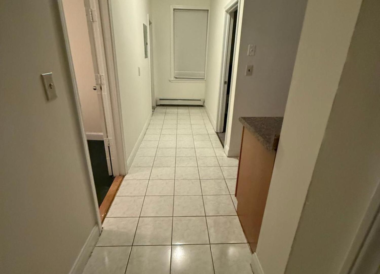 Cozy And Convenient Allston With Private Parking Apartment