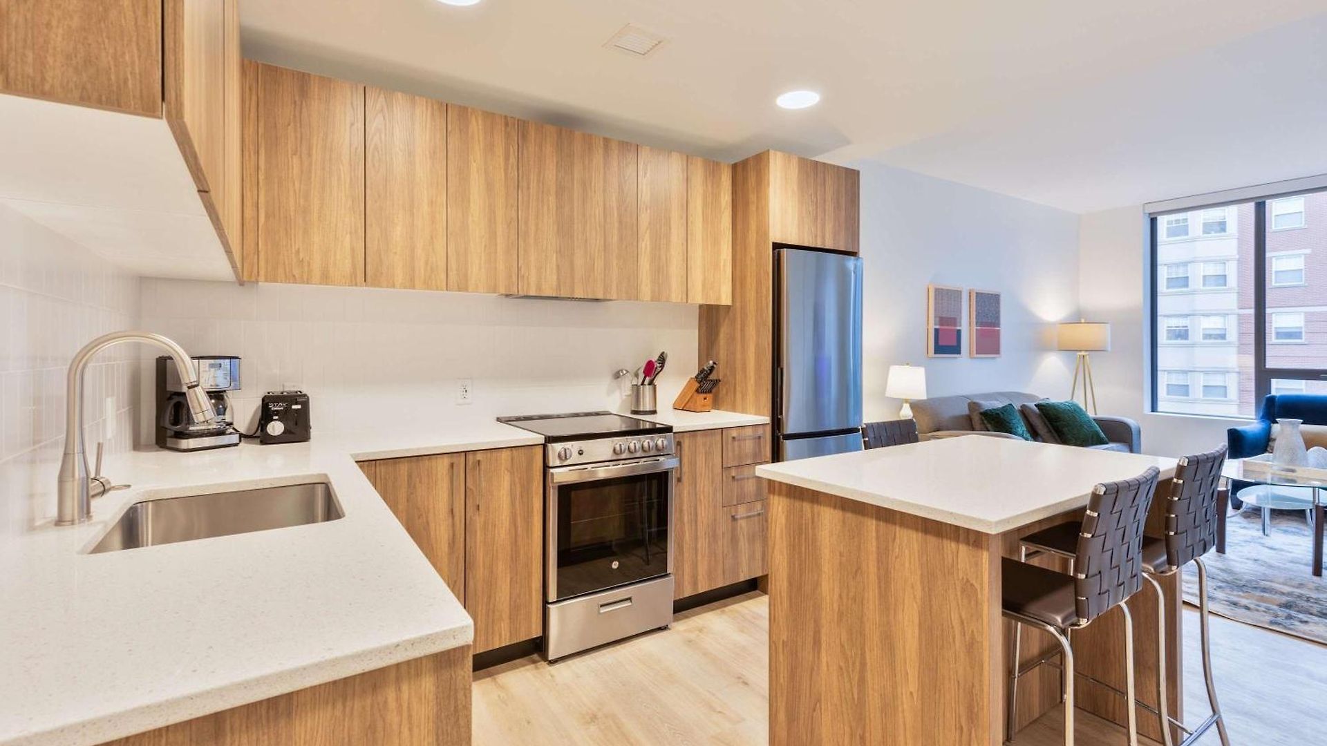 Luxury With Kitchen & Gym * Boston