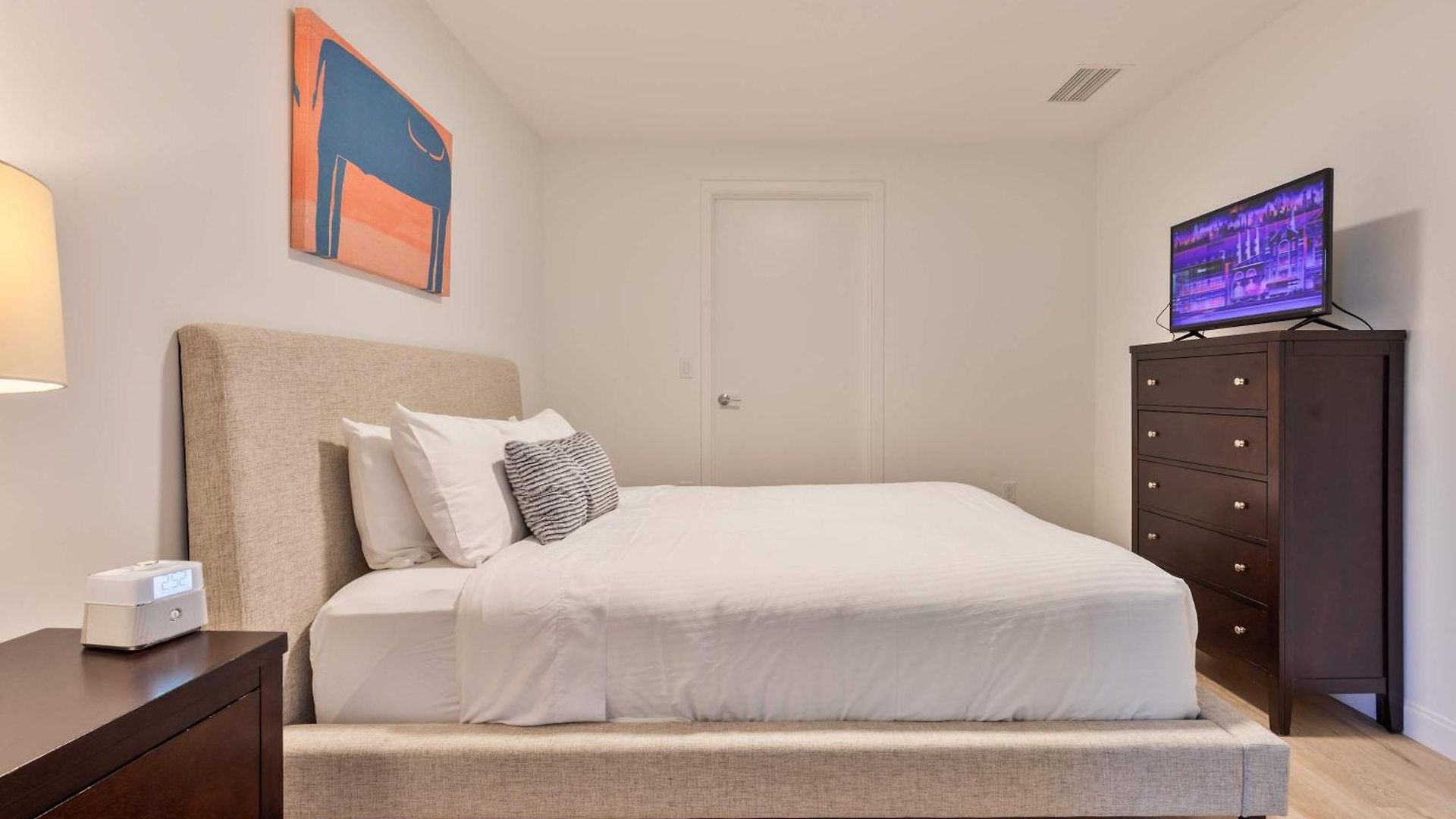 Apartment Private Modern With Kitchen *