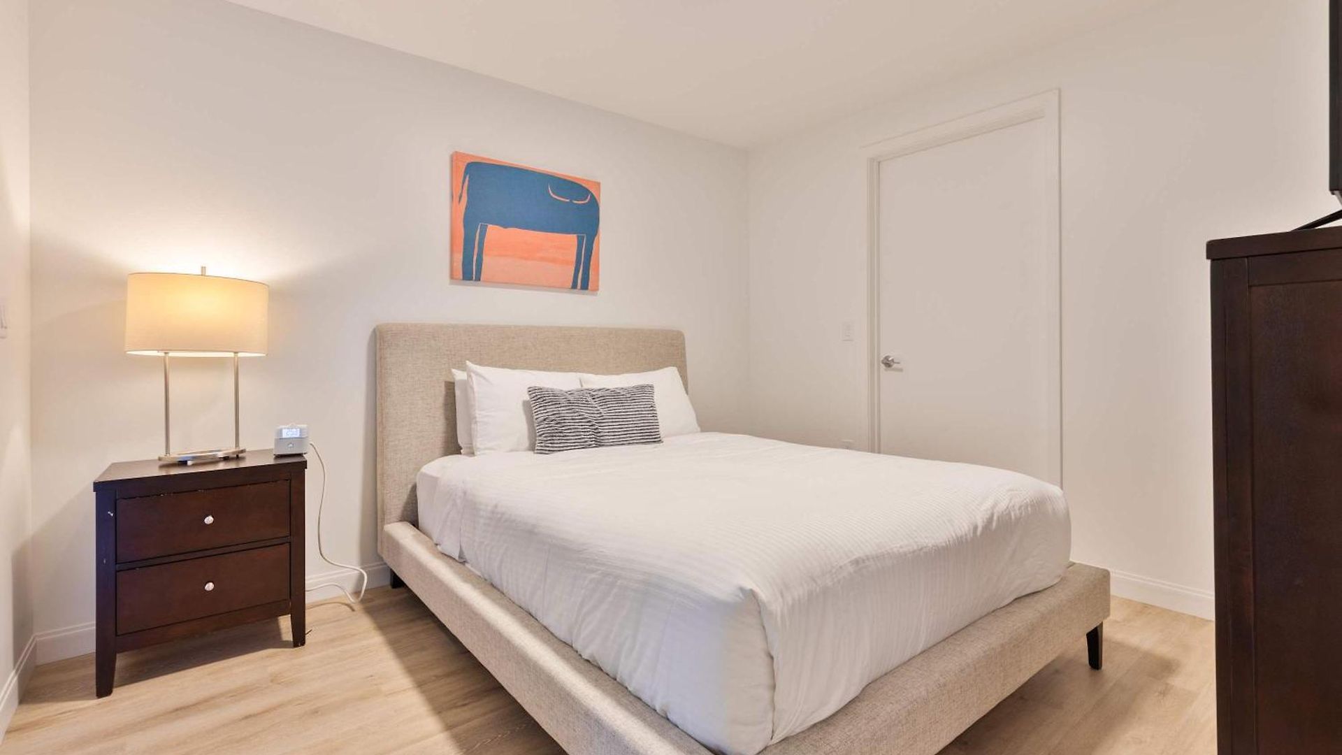 Private Modern With Kitchen * Boston