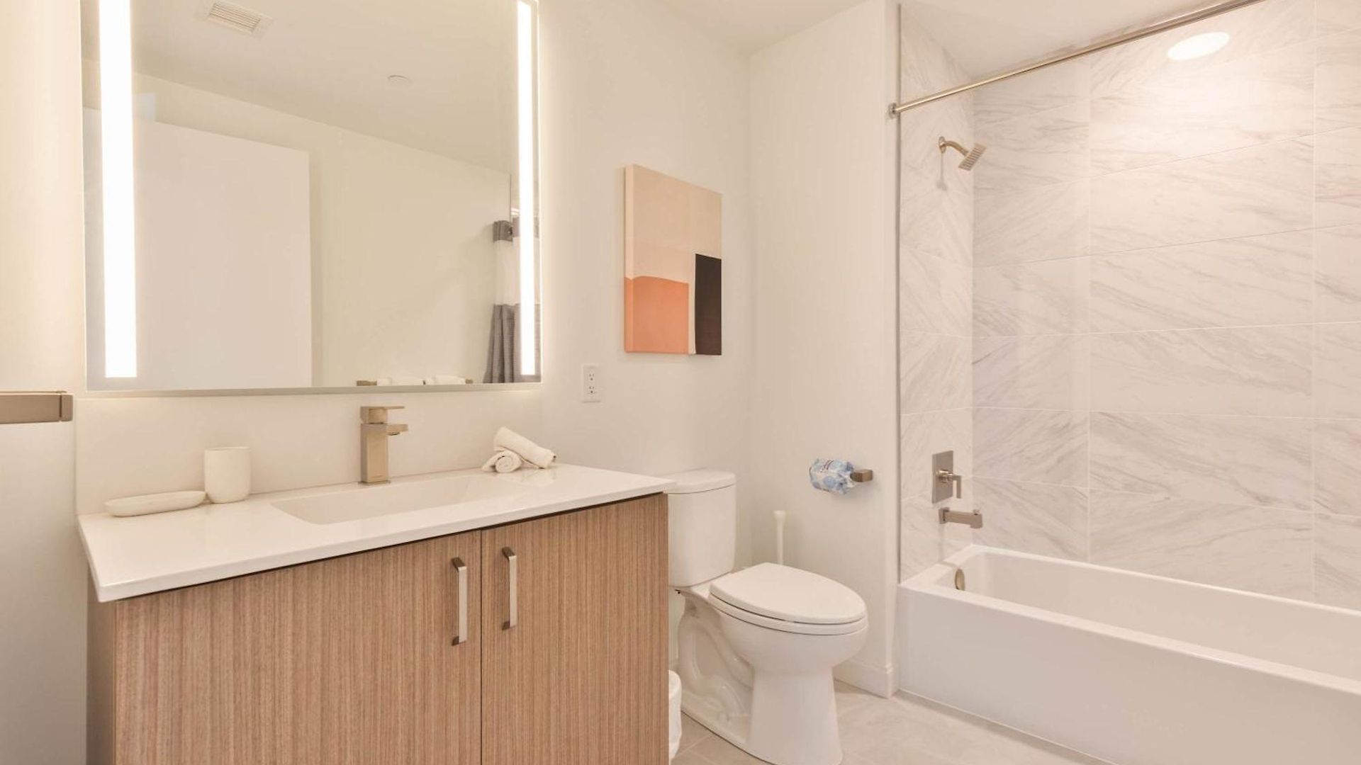 Spacious With Kitchen * Boston