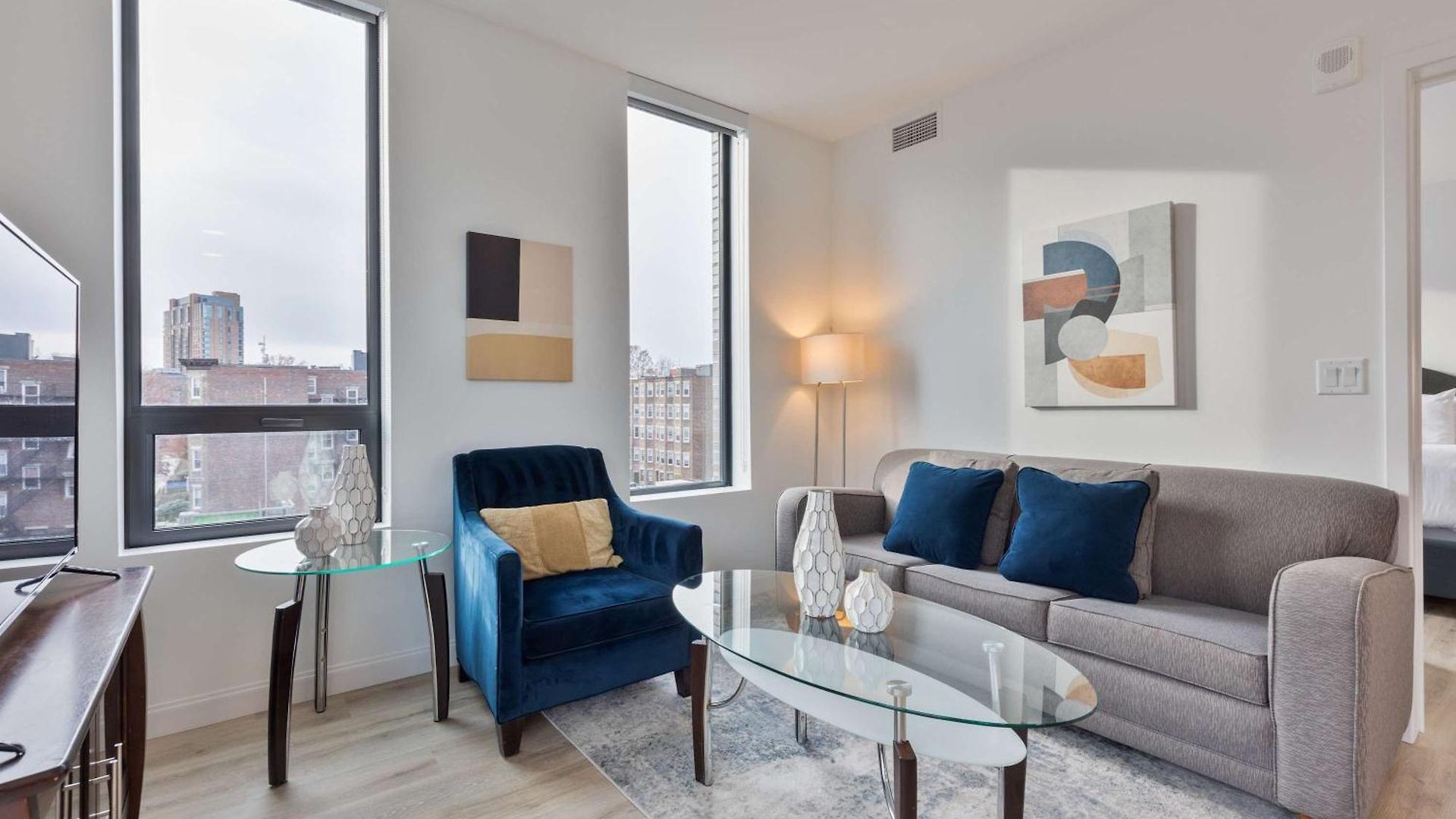 Spacious With Kitchen Apartment
