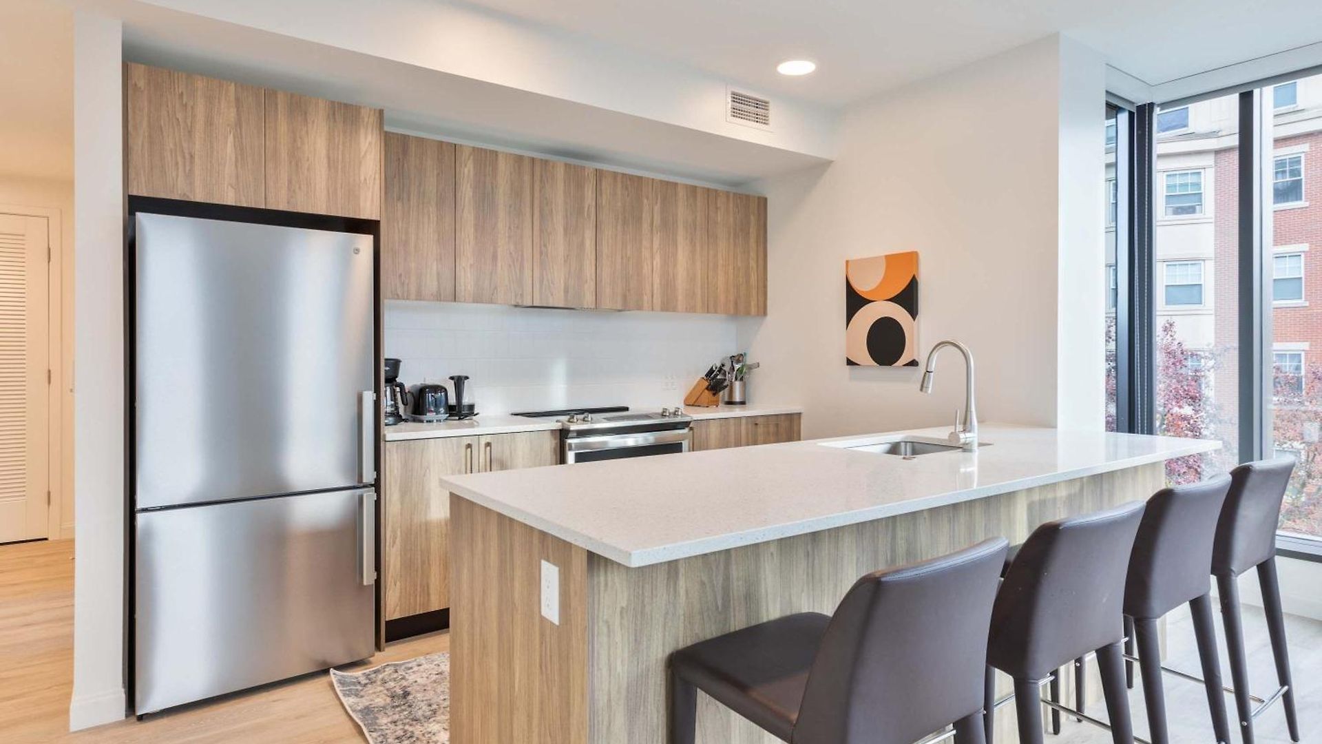 Spacious With Kitchen * Boston