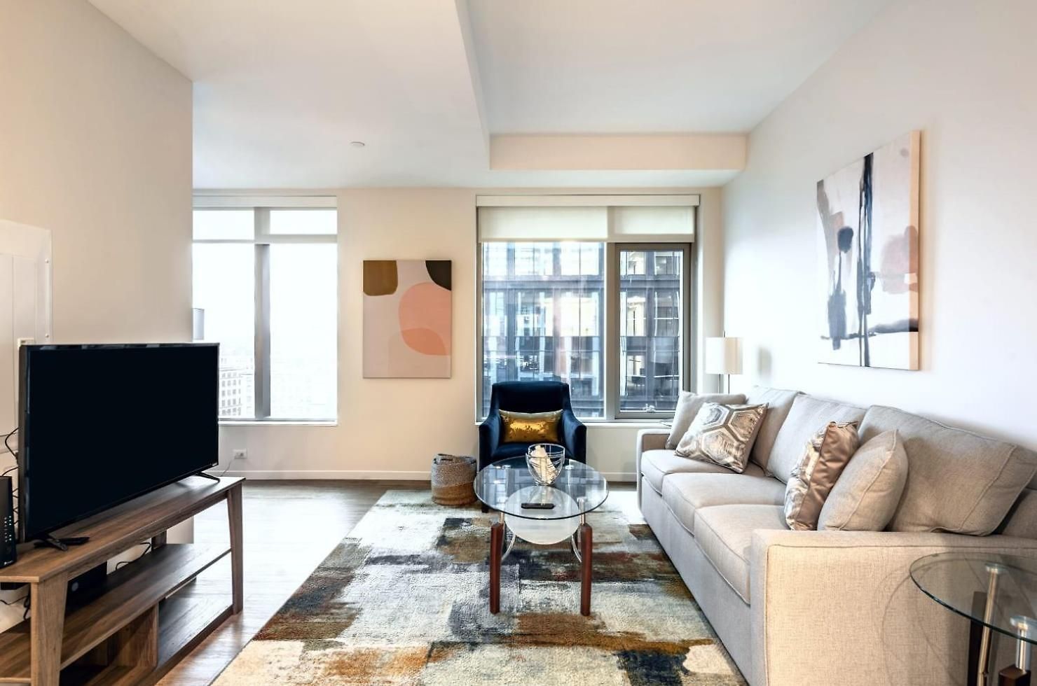 Modern In Seaport Apartment *