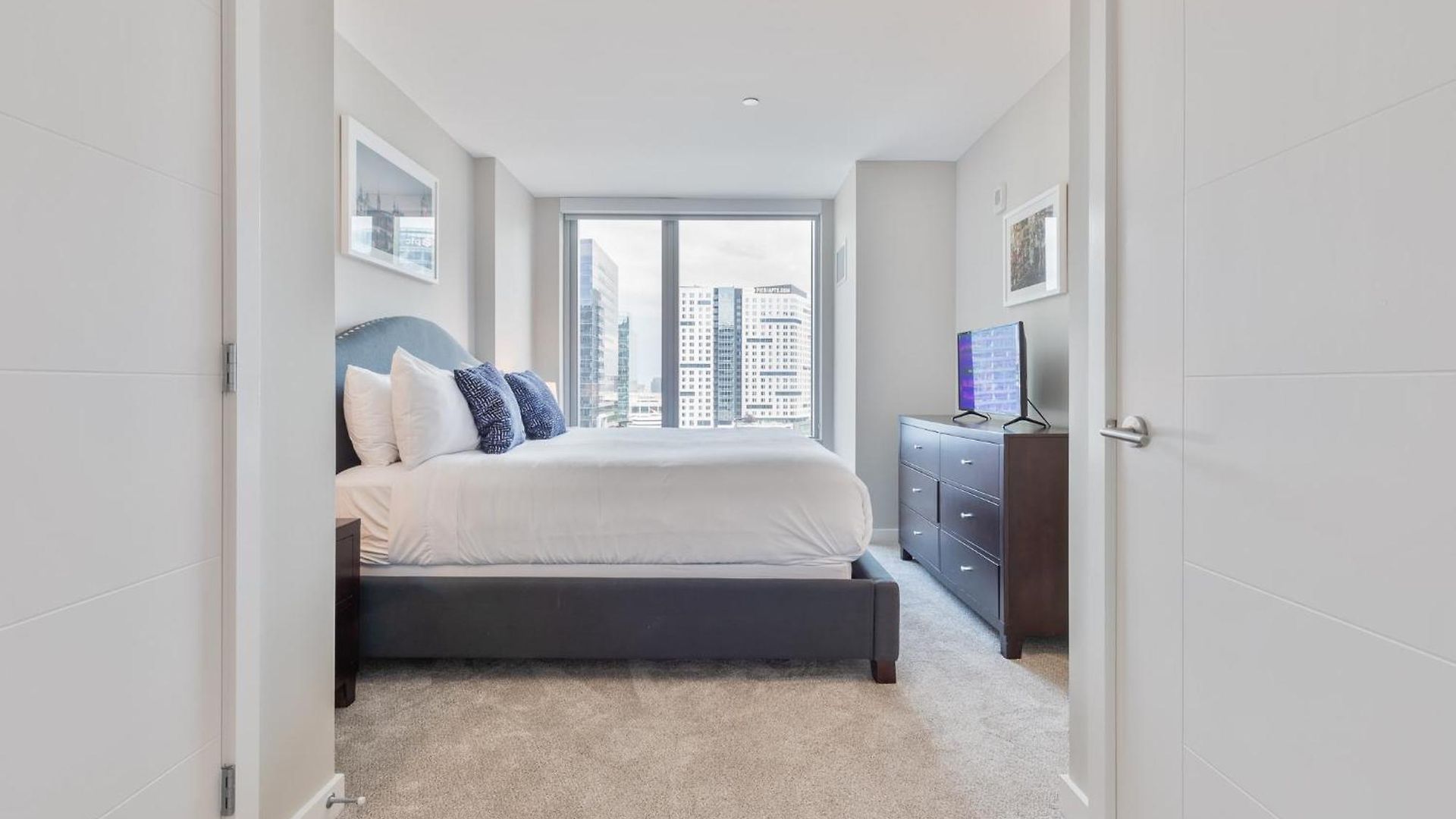 Bright Downtown With Gym Apartment Boston