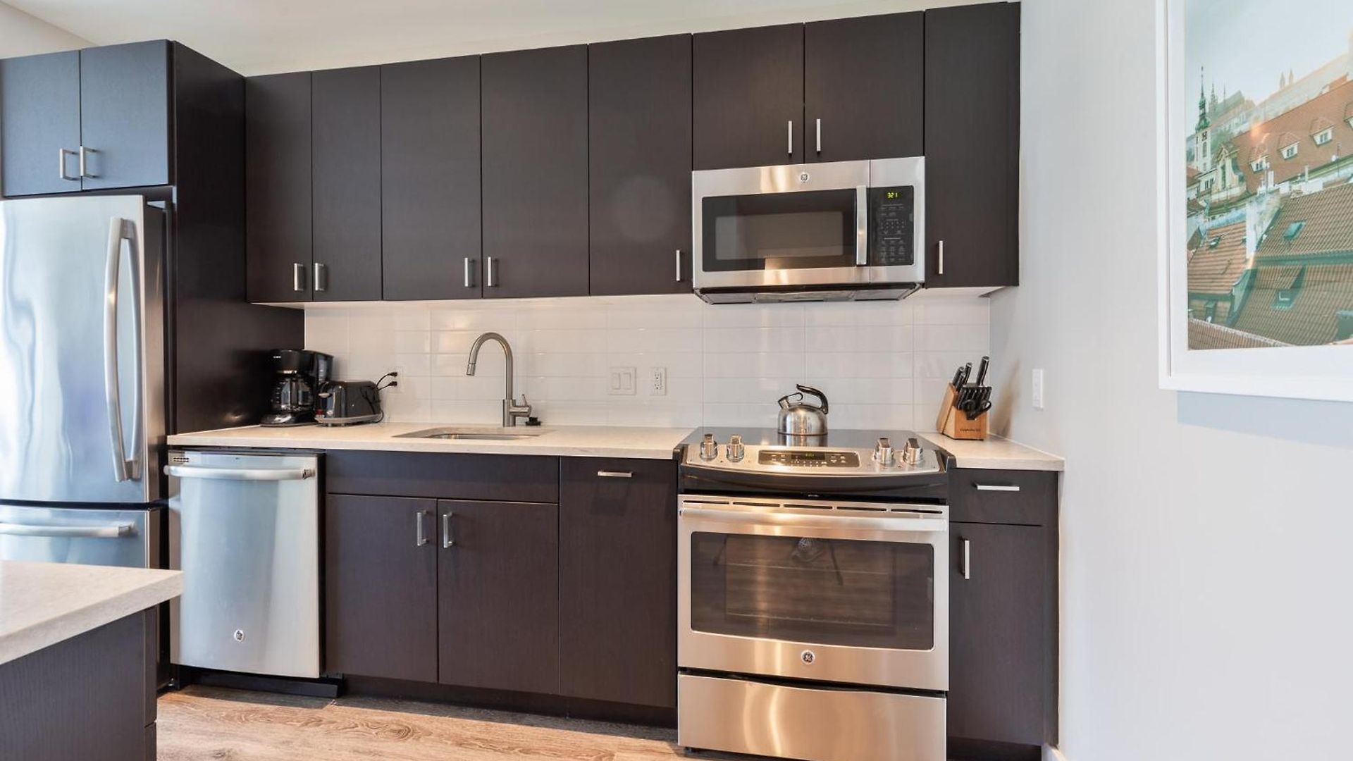 Apartment Bright Downtown With Gym *