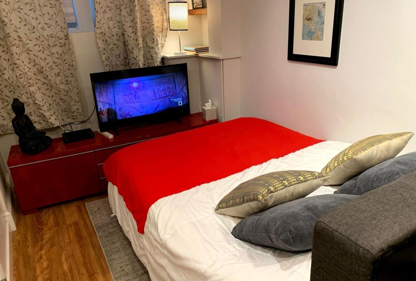 Amazing Location Parking Apartment