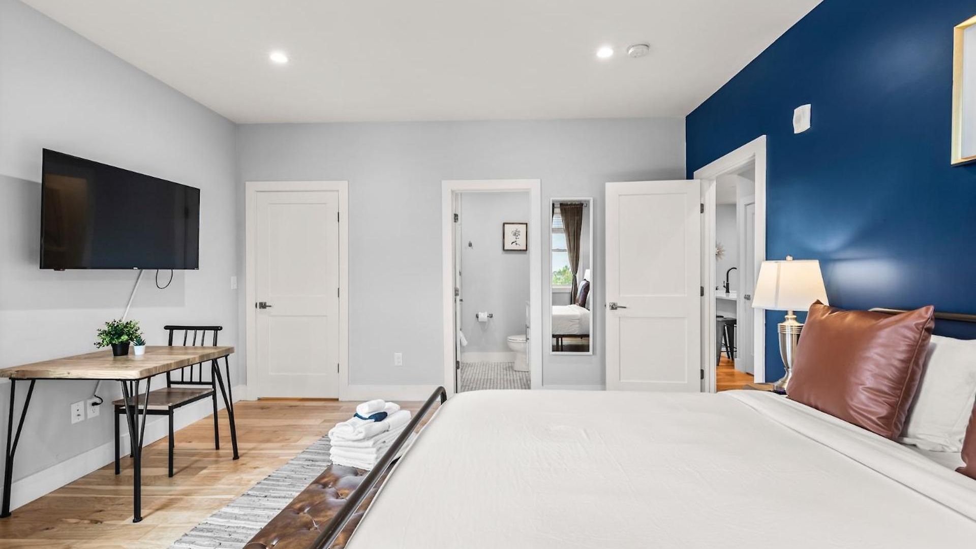 Furnished Near Logan Airport Apartment