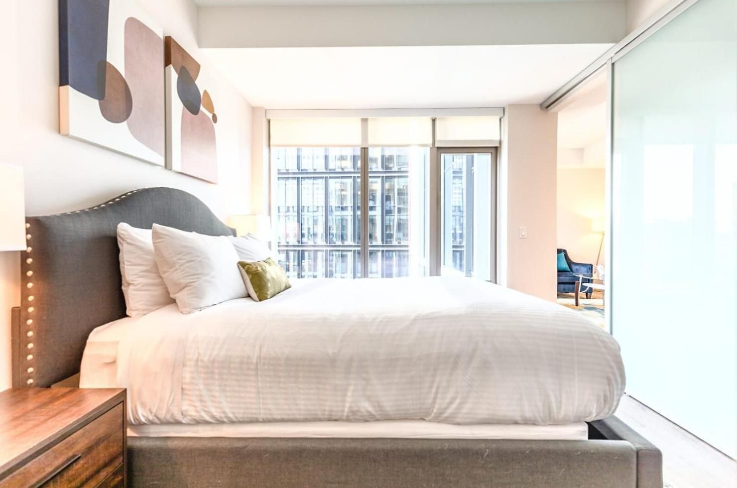 Luxury Seaport With Pool Apartment Boston