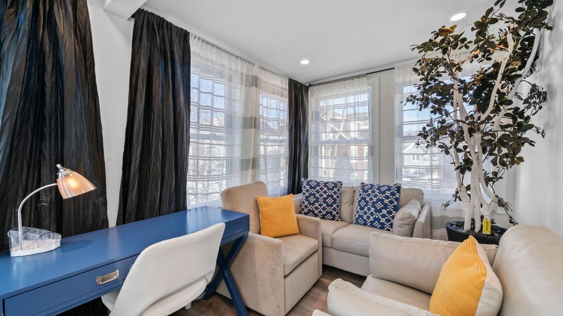 Roslindale Village Apartment